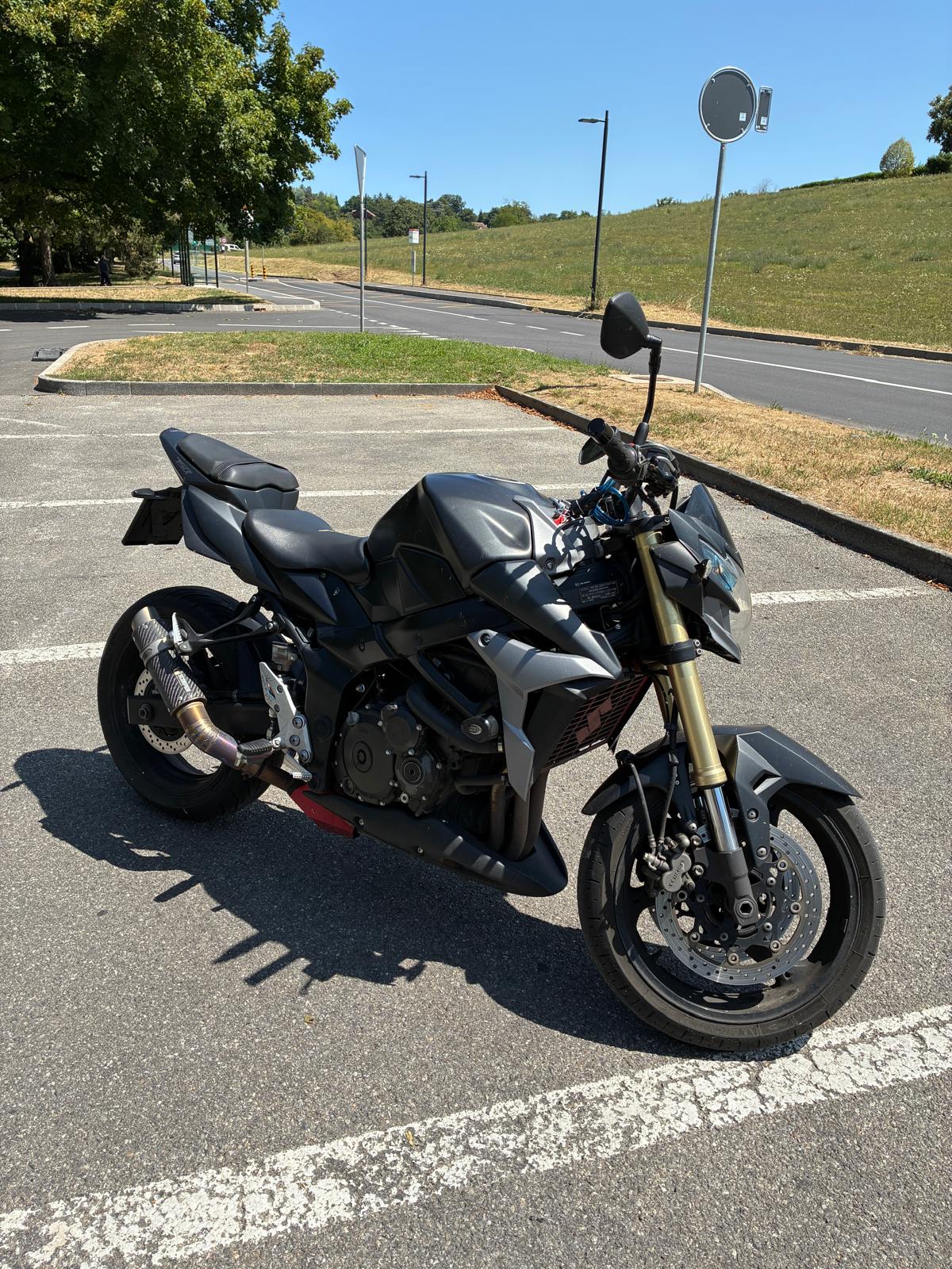 SUZUKI GSR 750 ABS Freegun