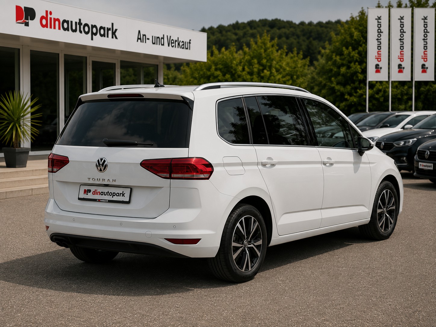 VW Touran 2.0 TDI BlueMotion Technology Highline DSG * Top Ausstattung * *Top Zustand*-showroom-element-3