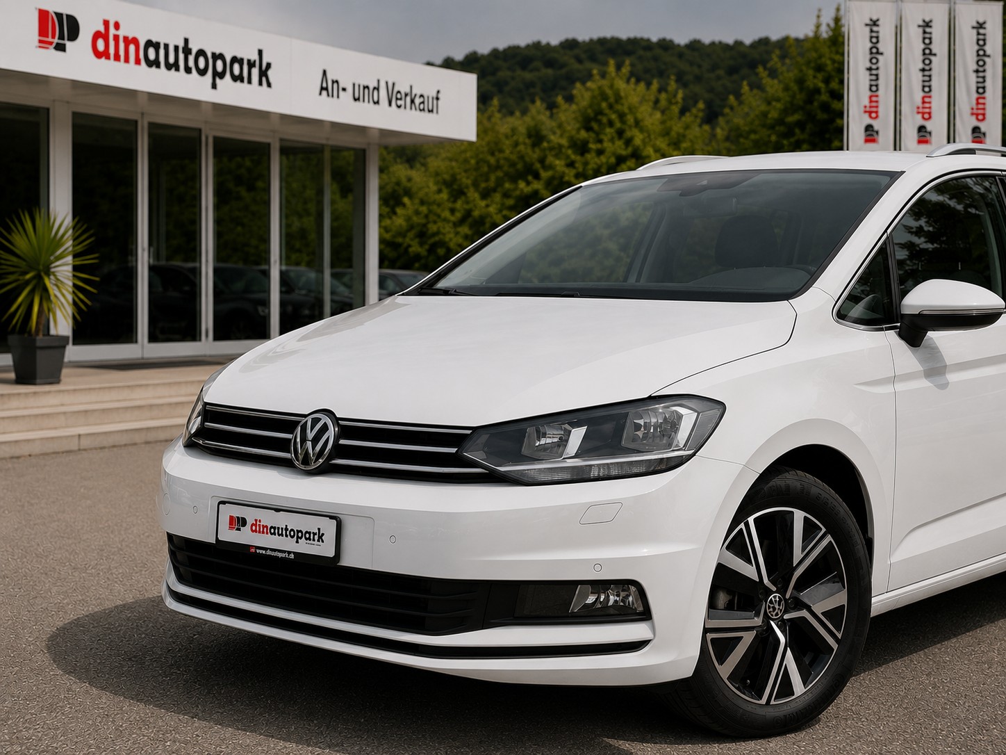 VW Touran 2.0 TDI BlueMotion Technology Highline DSG * Top Ausstattung * *Top Zustand*-showroom-element-1