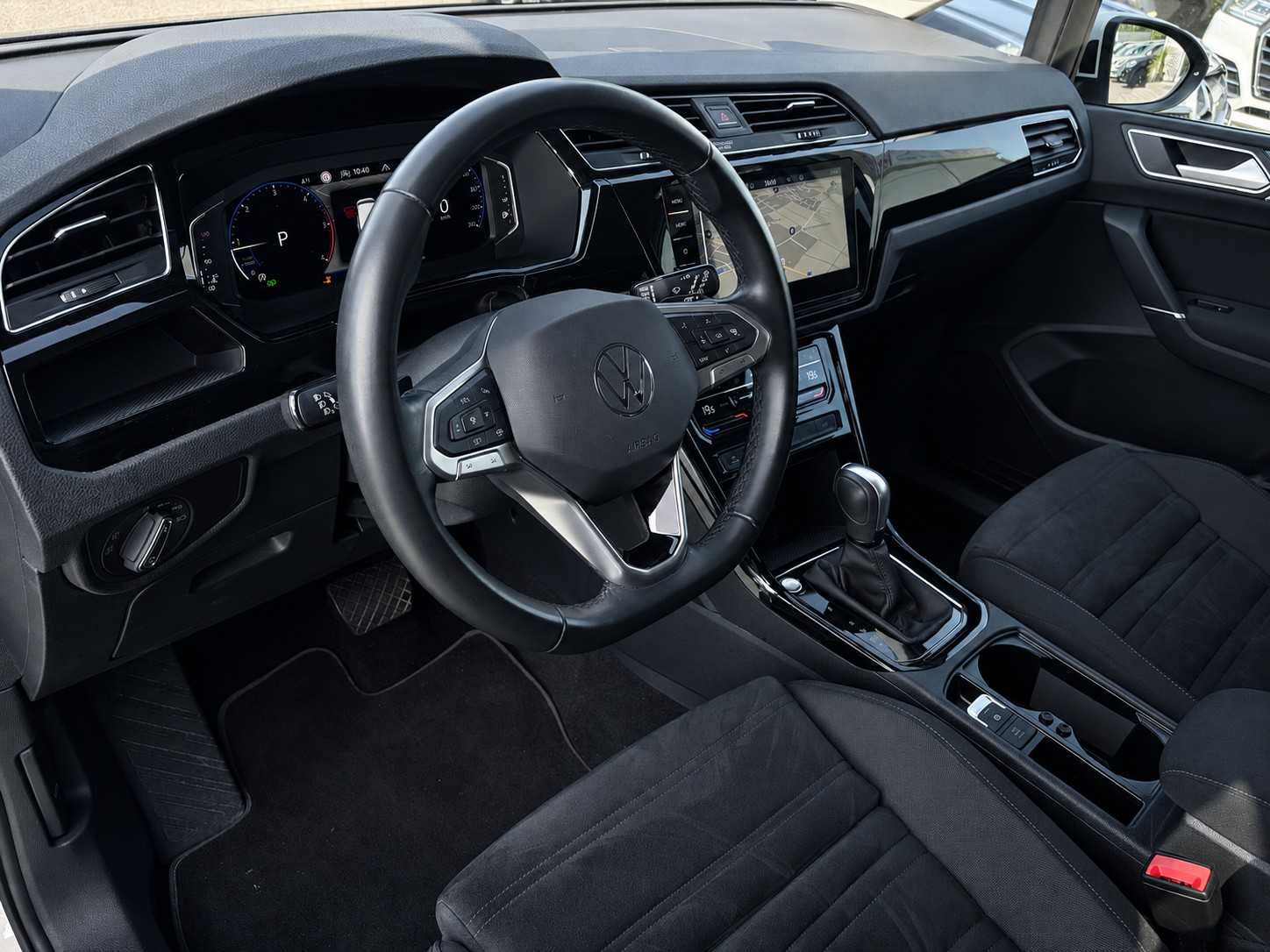 VW Touran 2.0 TDI BlueMotion Technology Highline DSG * Top Ausstattung * *Top Zustand*-image-6