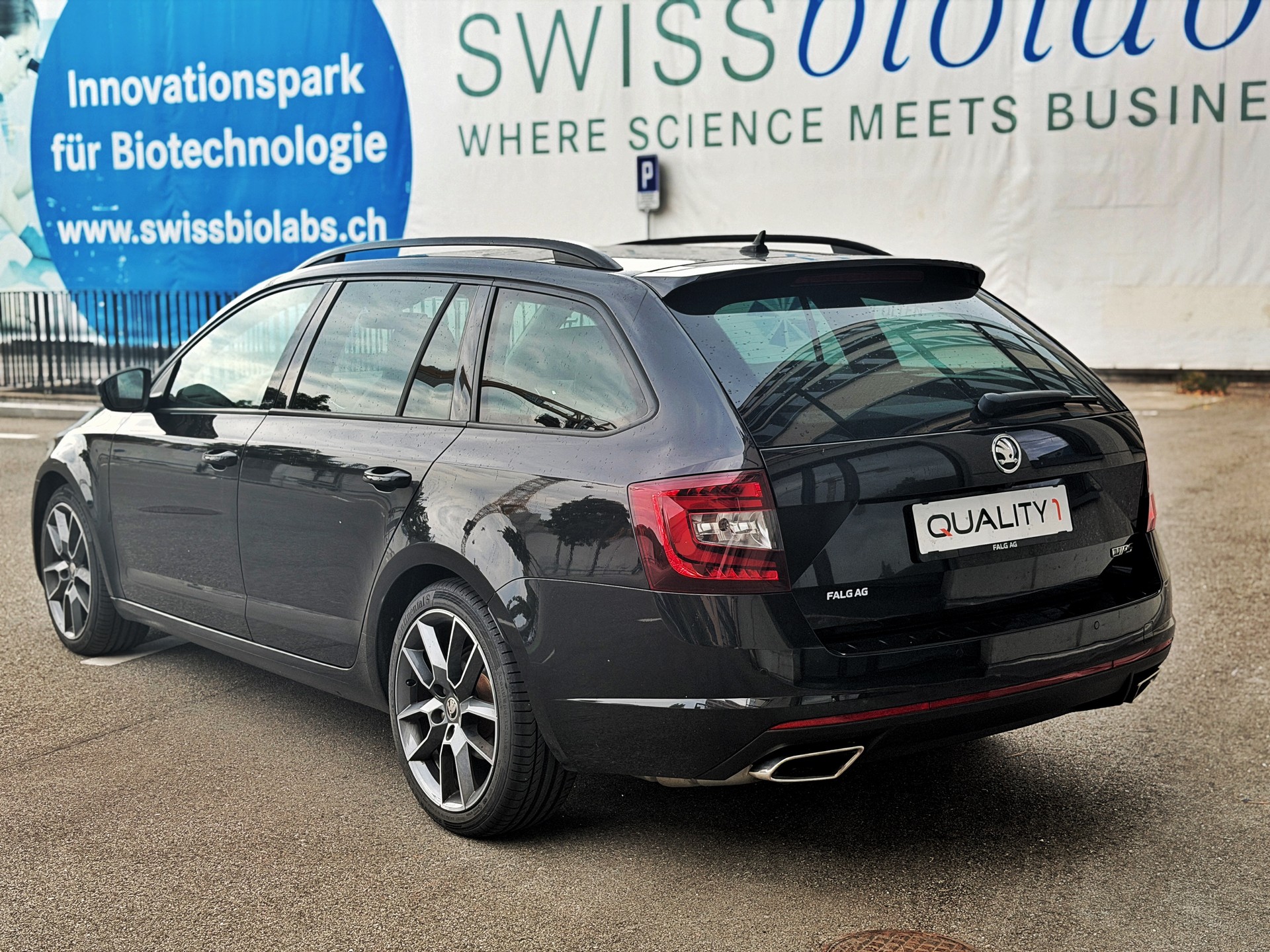 SKODA Octavia Combi 2.0 TDI RS 4x4 DSG-showroom-element-2