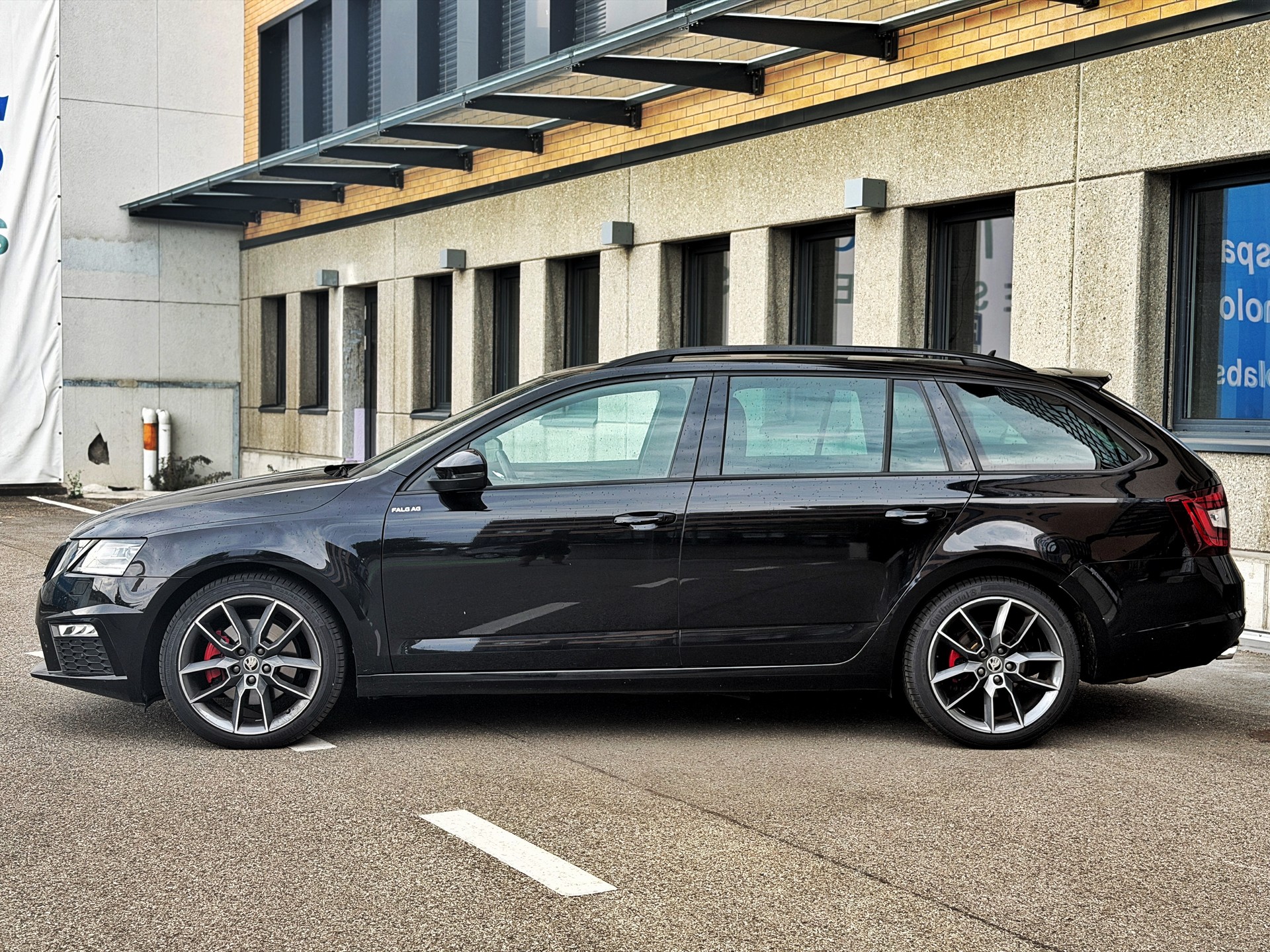 SKODA Octavia Combi 2.0 TDI RS 4x4 DSG-showroom-element-1