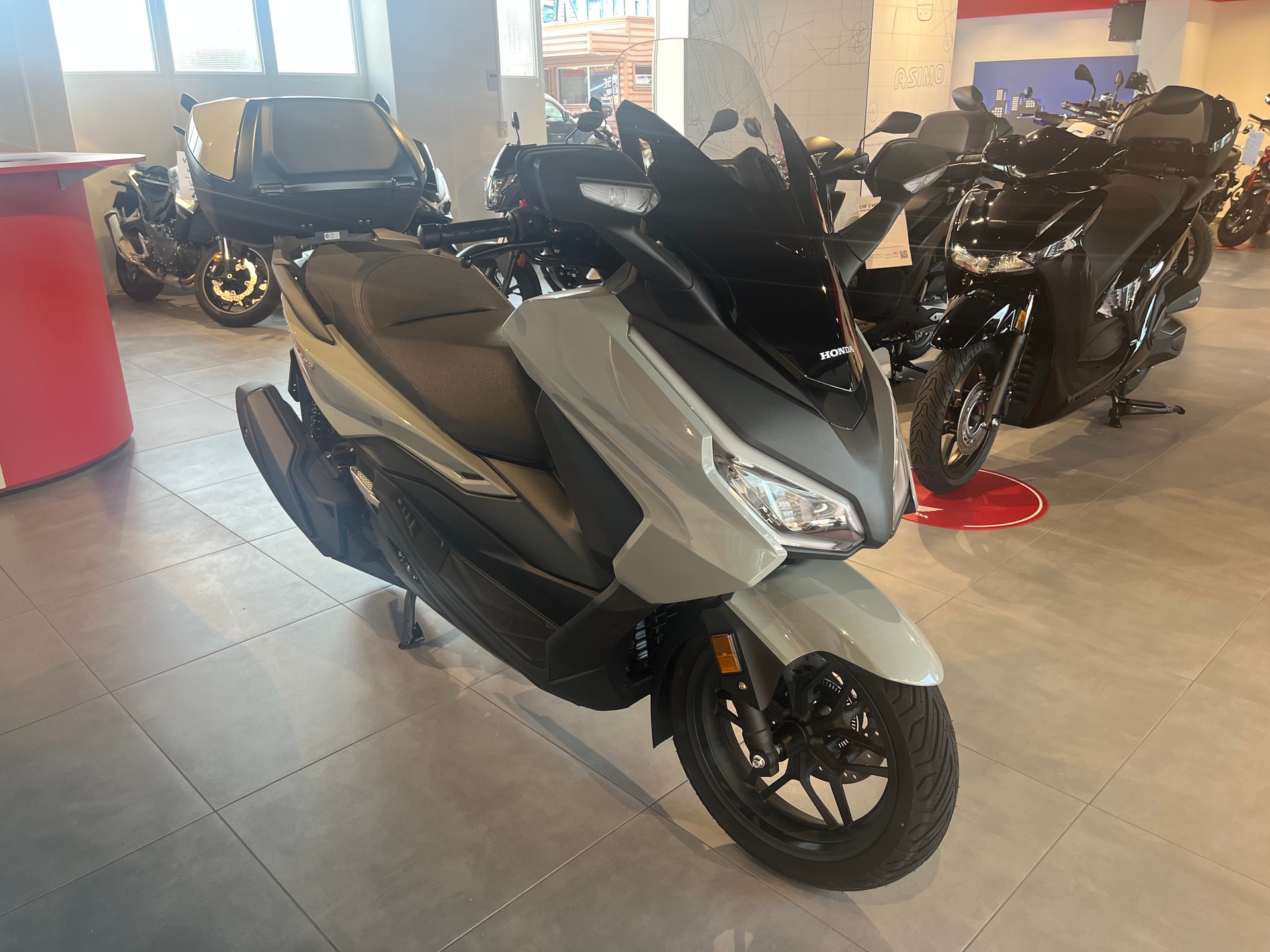 HONDA NSS 350 Top Box-image-0