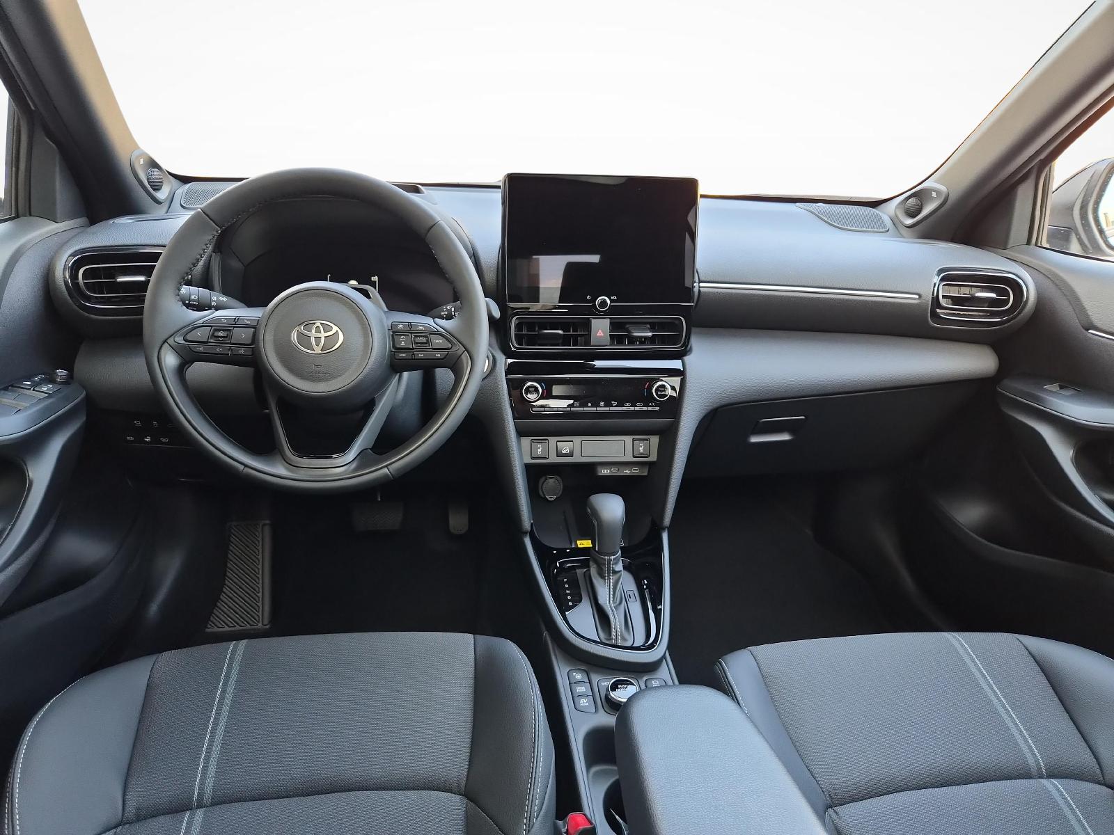 TOYOTA Yaris Cross 1.5 VVT-i HSD Premium AWD-i-image-8