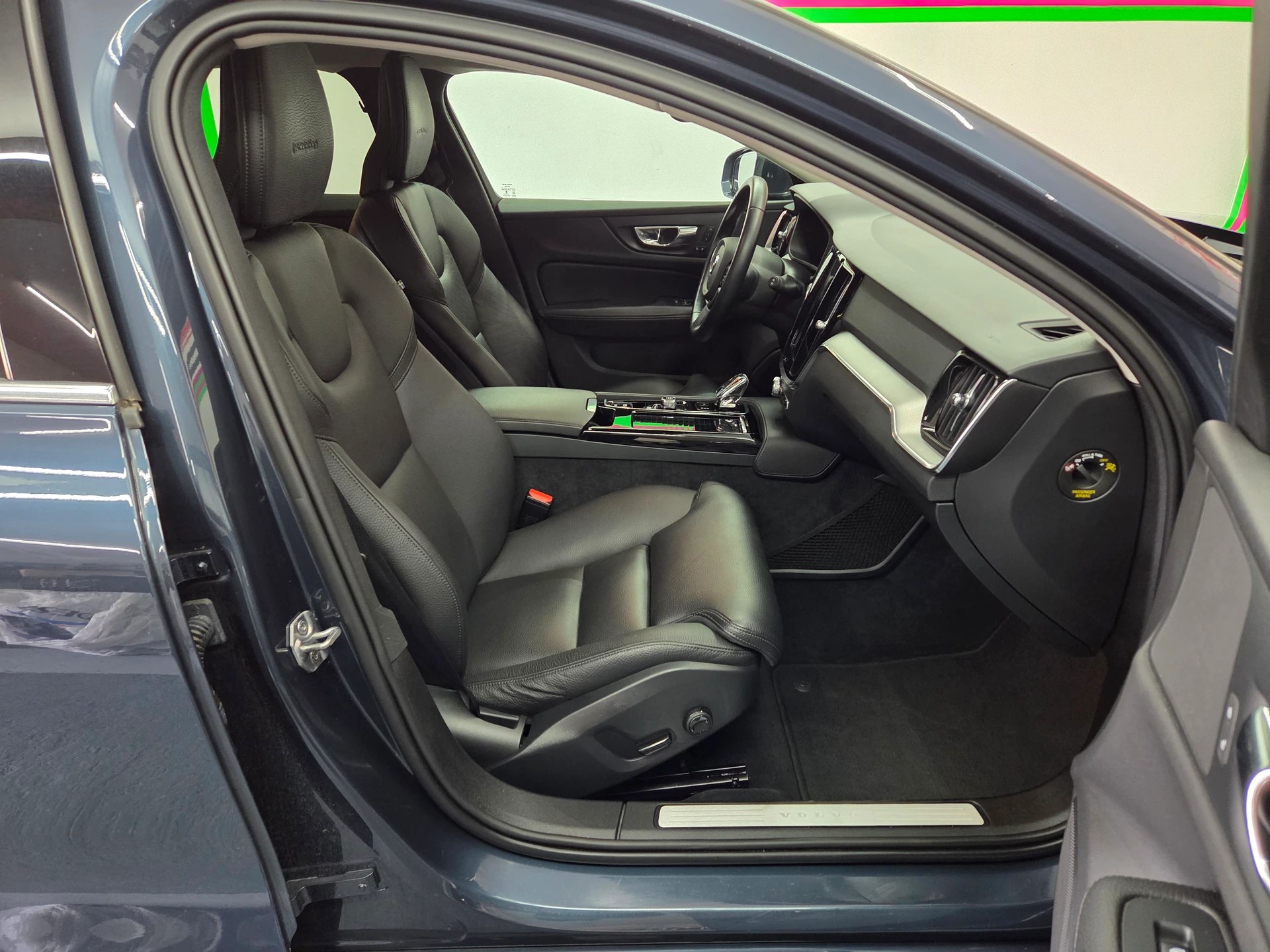 VOLVO V60 T8 eAWD Twin Engine Inscription Geartronic-image-10