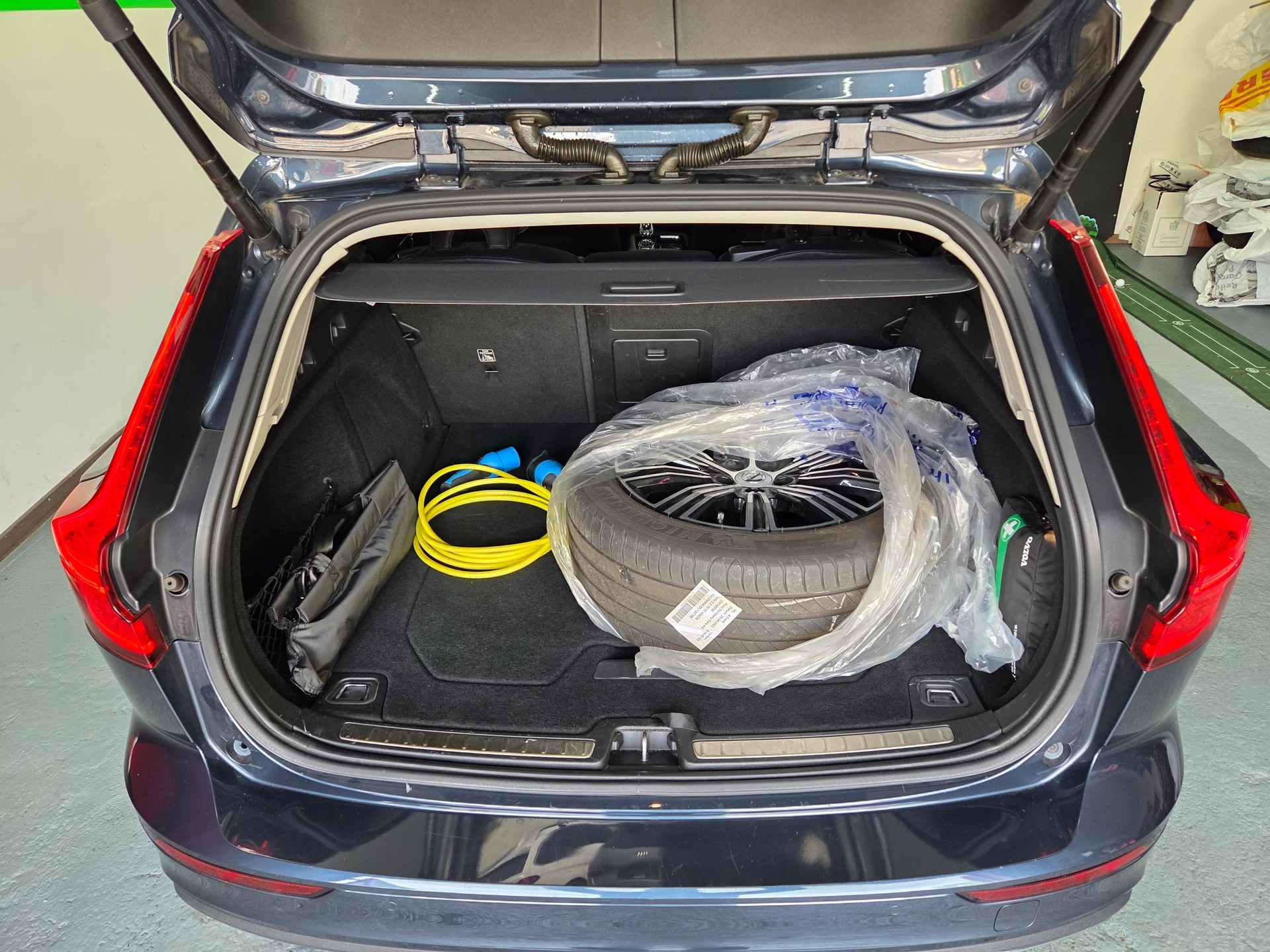 VOLVO V60 T8 eAWD Twin Engine Inscription Geartronic-image-13