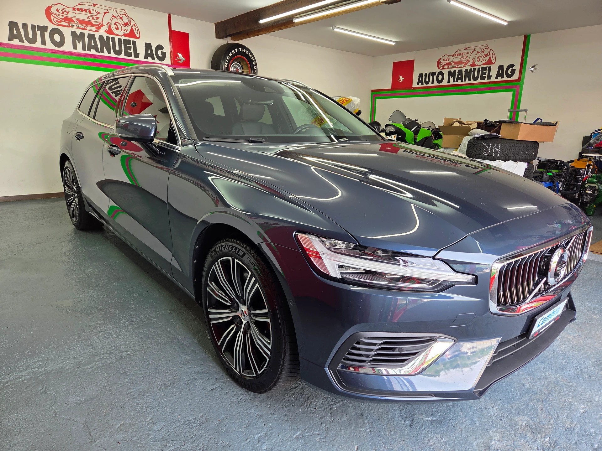 VOLVO V60 T8 eAWD Twin Engine Inscription Geartronic-image-1