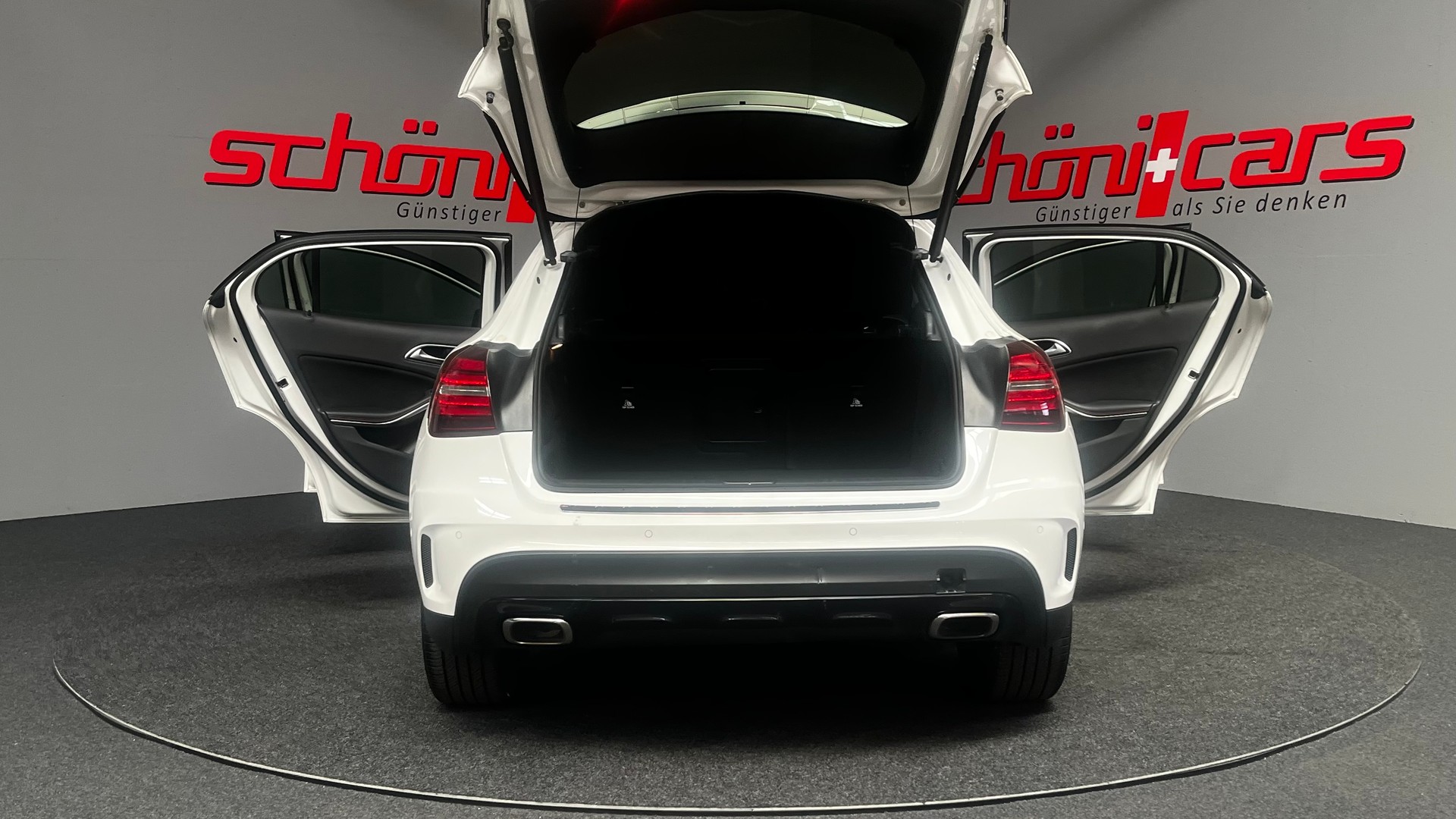 MERCEDES-BENZ GLA 250 AMG Line Swiss Star 4Matic 7G-DCT-image-4