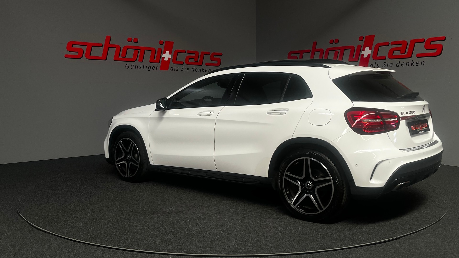MERCEDES-BENZ GLA 250 AMG Line Swiss Star 4Matic 7G-DCT-showroom-element-3