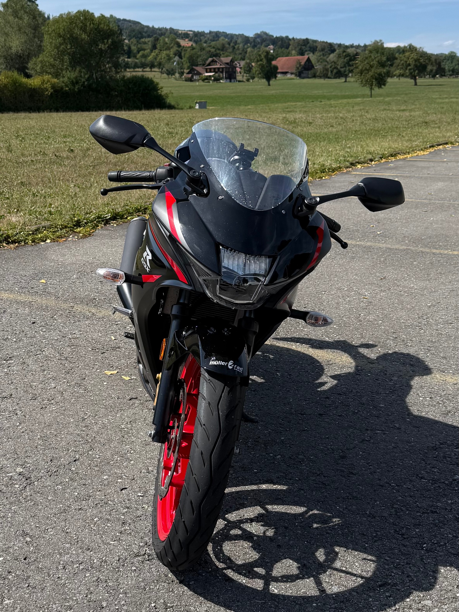 SUZUKI GSX-R 125-image-2
