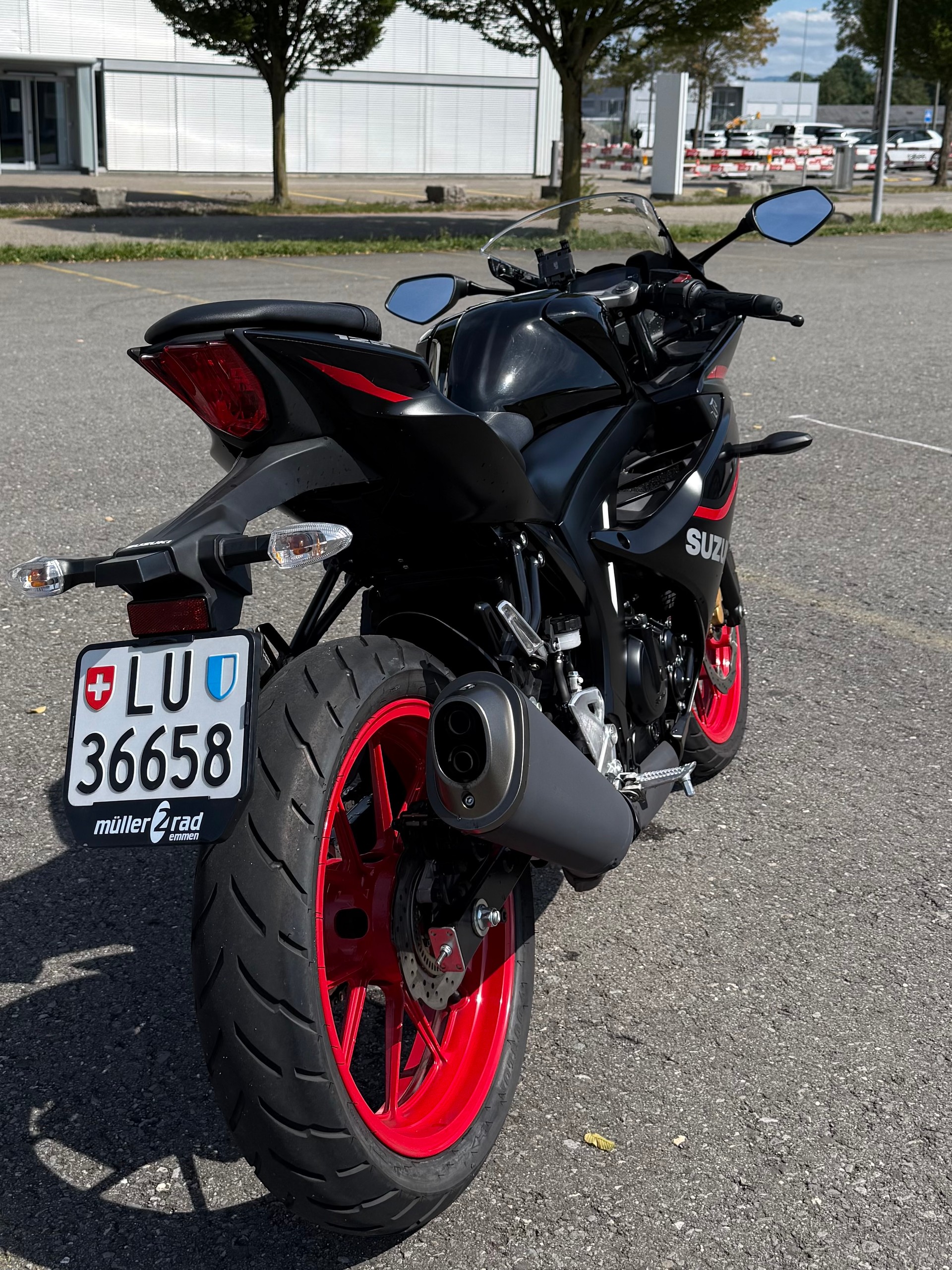 SUZUKI GSX-R 125-image-3