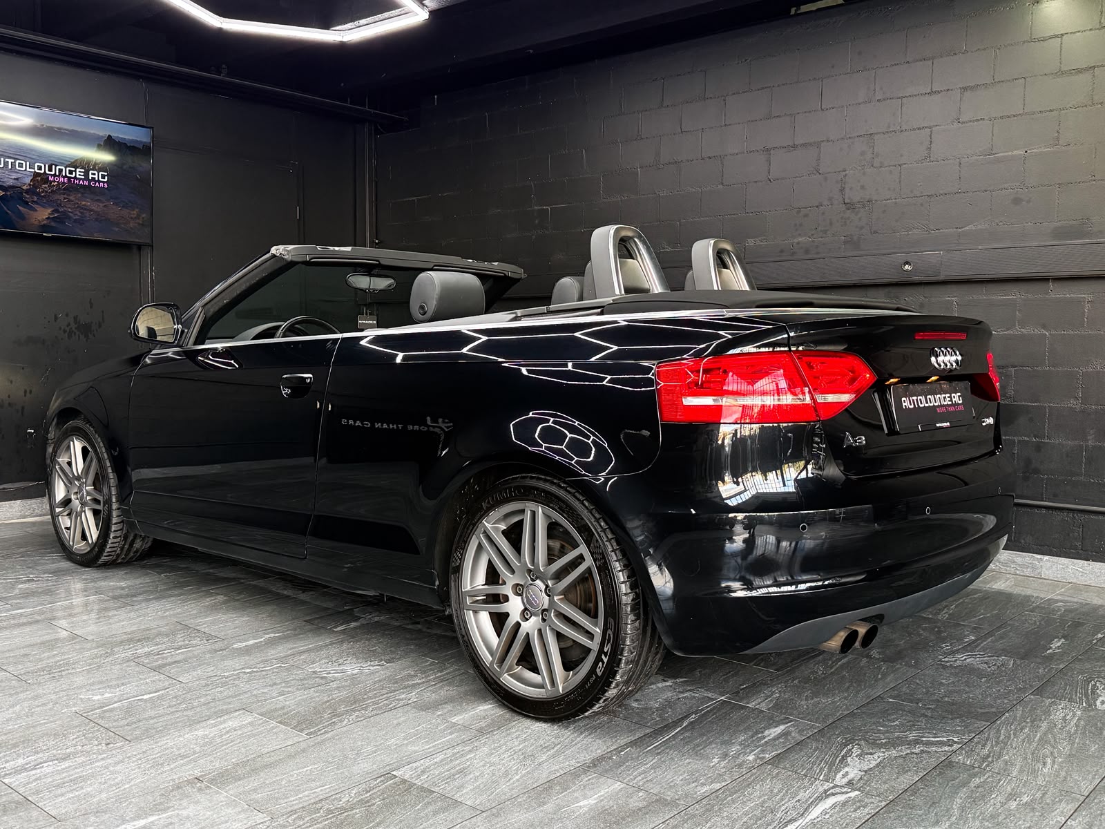 AUDI A3 Cabriolet 2.0 TFSI Attraction-showroom-element-3