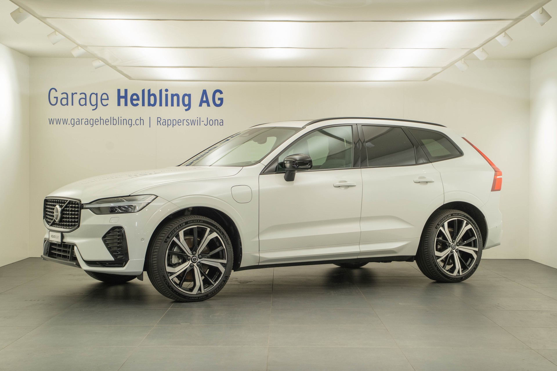VOLVO XC60 2.0 T6 TE Ultimate Dark eAWD