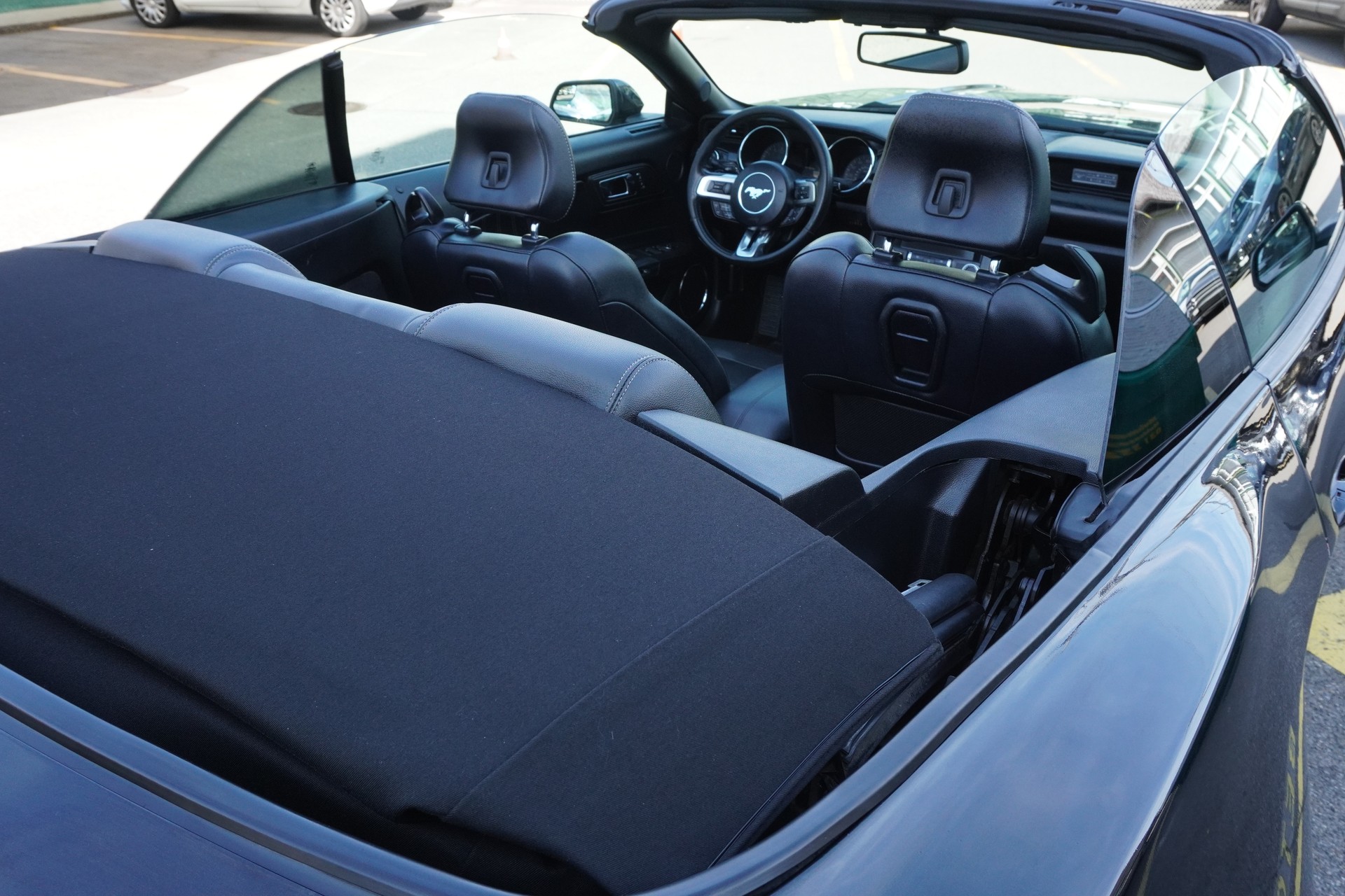 FORD Mustang Convertible 2.3 Automat-image-13