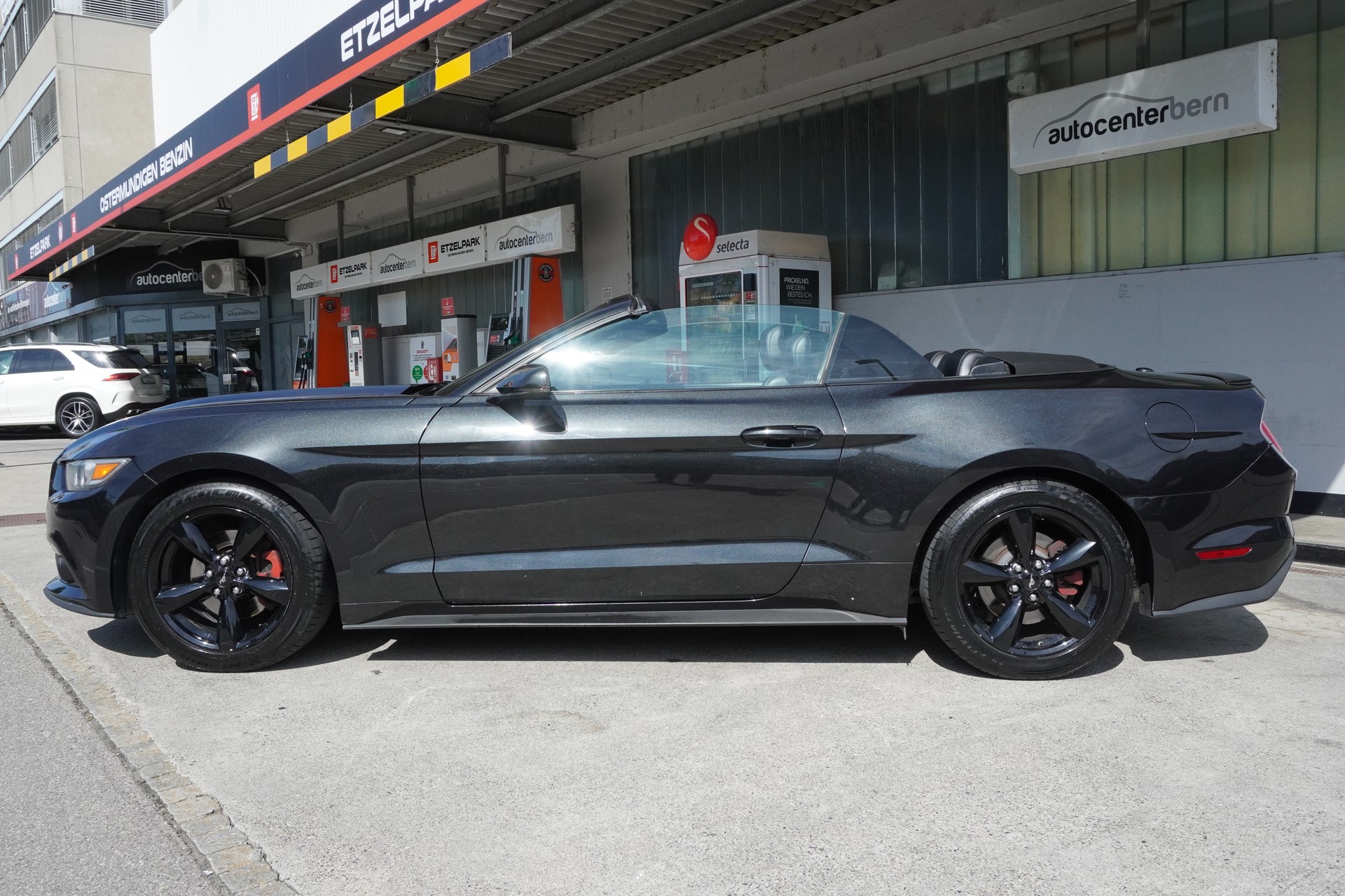FORD Mustang Convertible 2.3 Automat-image-7