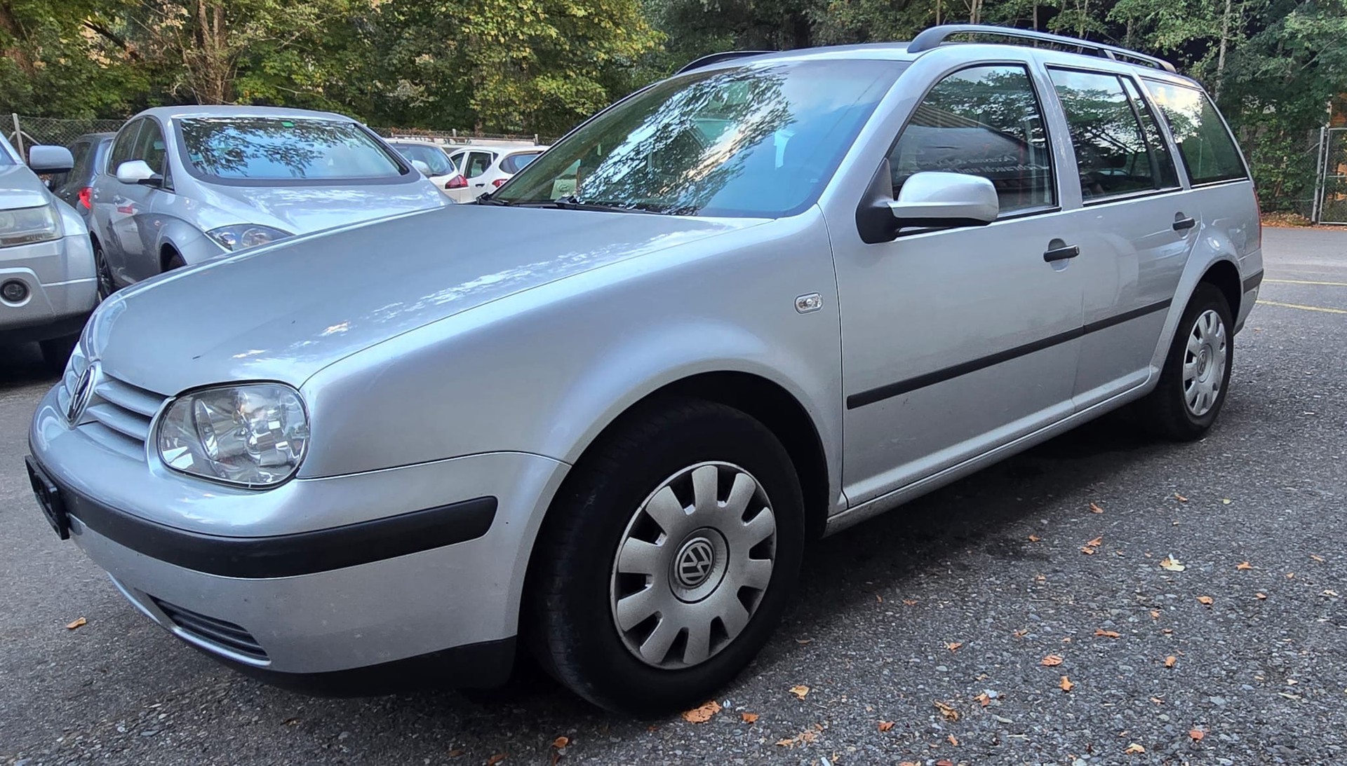 VW Golf Variant 2.0 automatique+distibution et service boîte faites-image-2