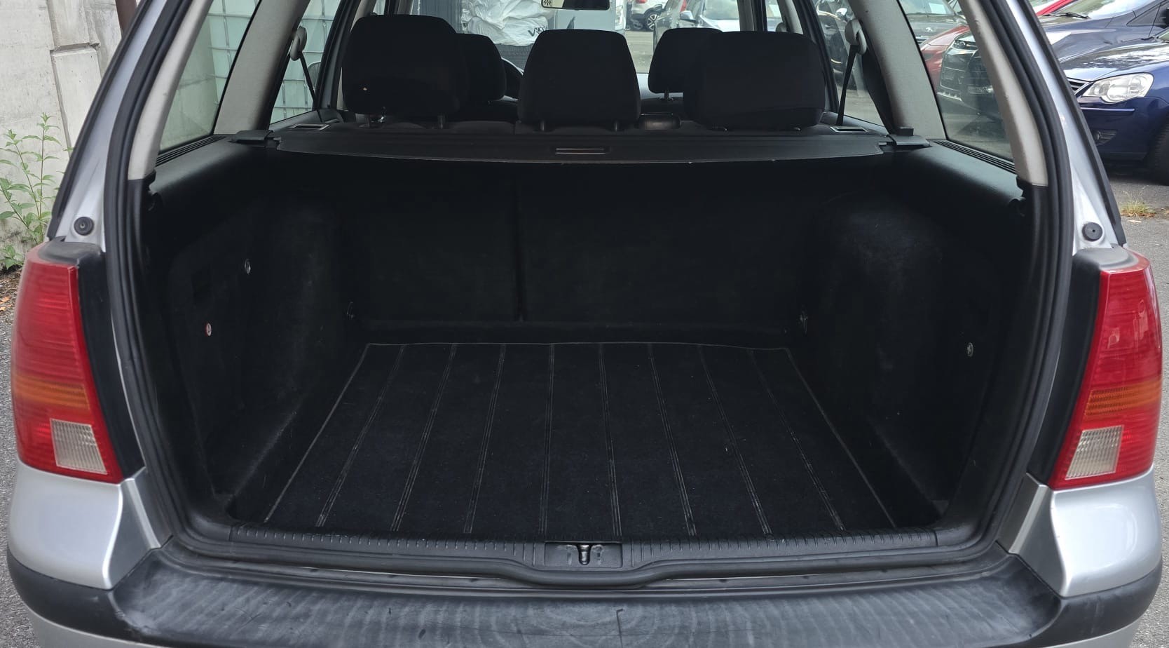 VW Golf Variant 2.0 automatique+distibution et service boîte faites-image-5
