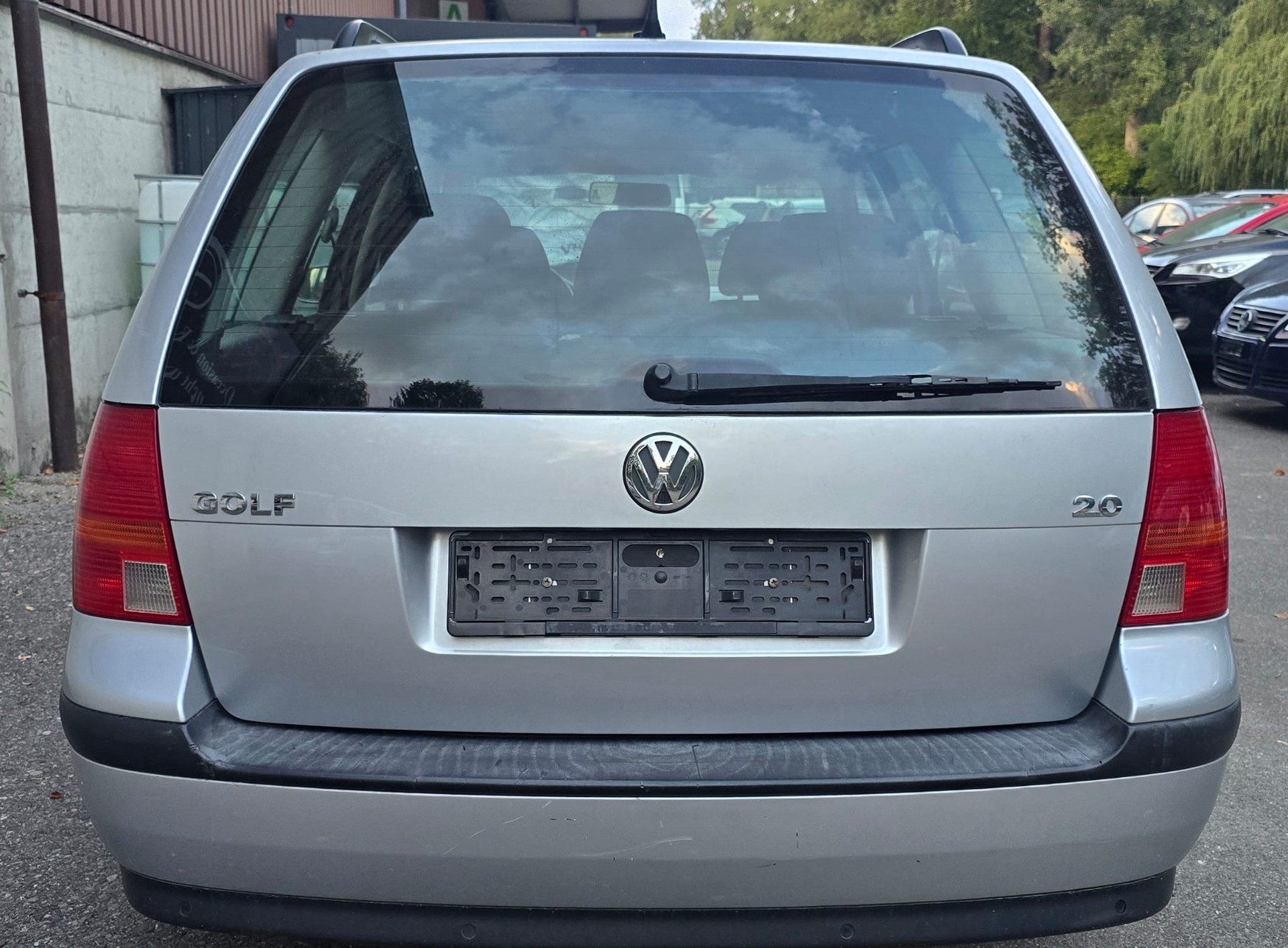 VW Golf Variant 2.0 automatique+distibution et service boîte faites-image-4