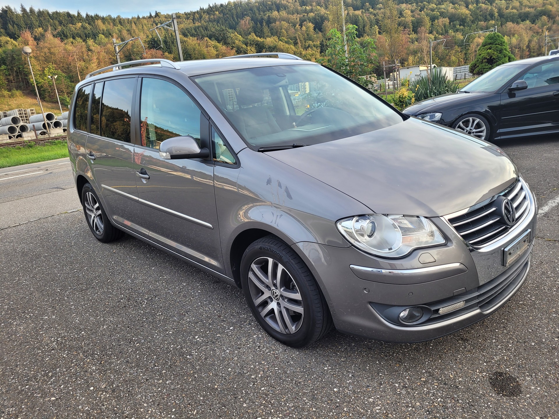 VW Touran 2.0 TDI Highline-image-6