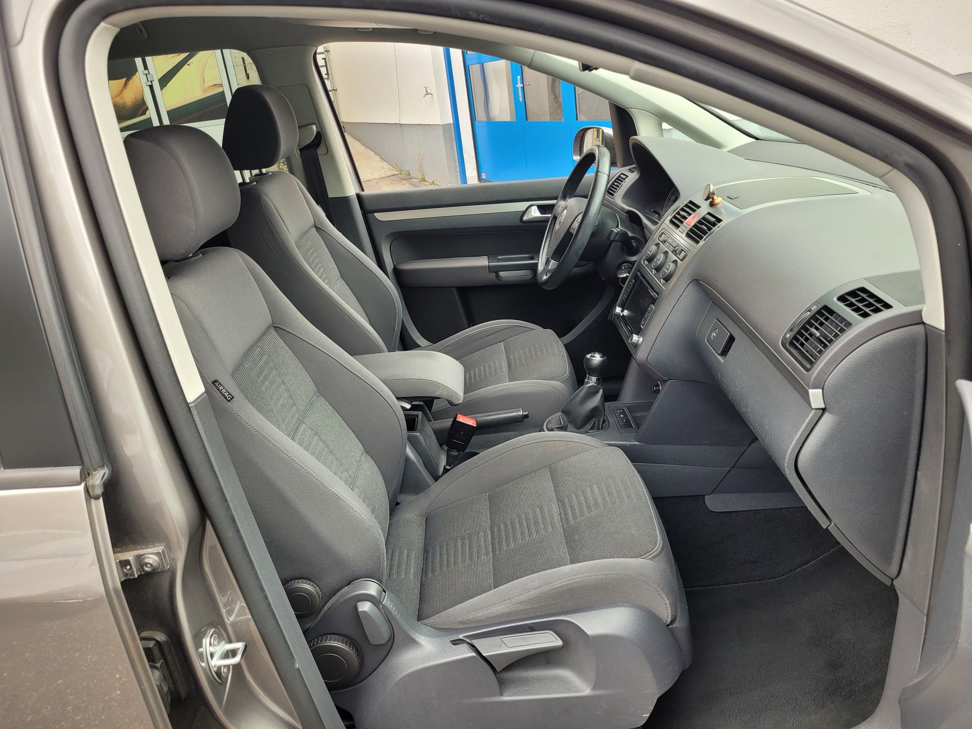 VW Touran 2.0 TDI Highline-image-9
