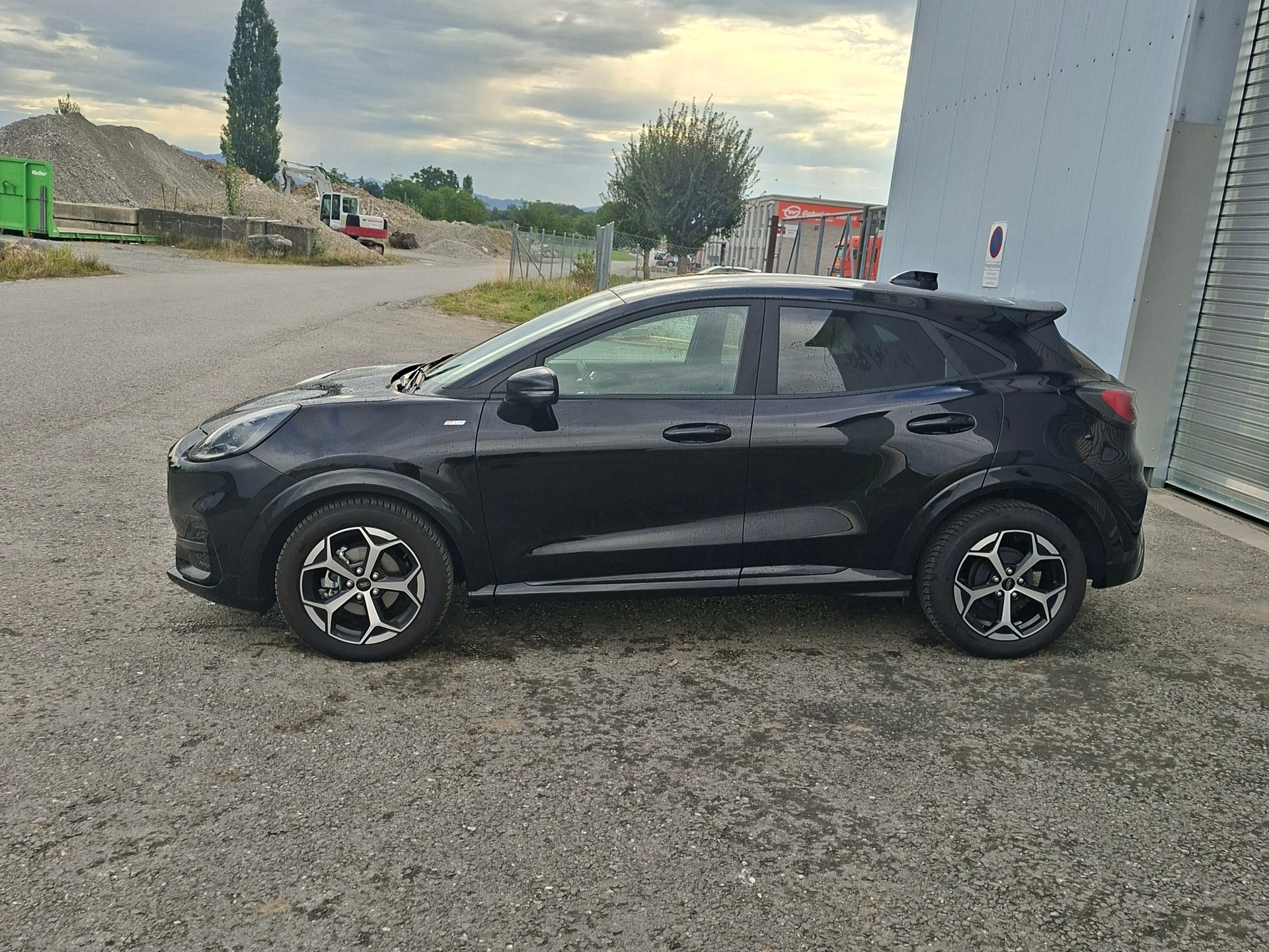 FORD FORD Puma 1.0 EcoB Hybrid 155 ST-Line X Neues Model mit grossem Dysplay-showroom-element-1