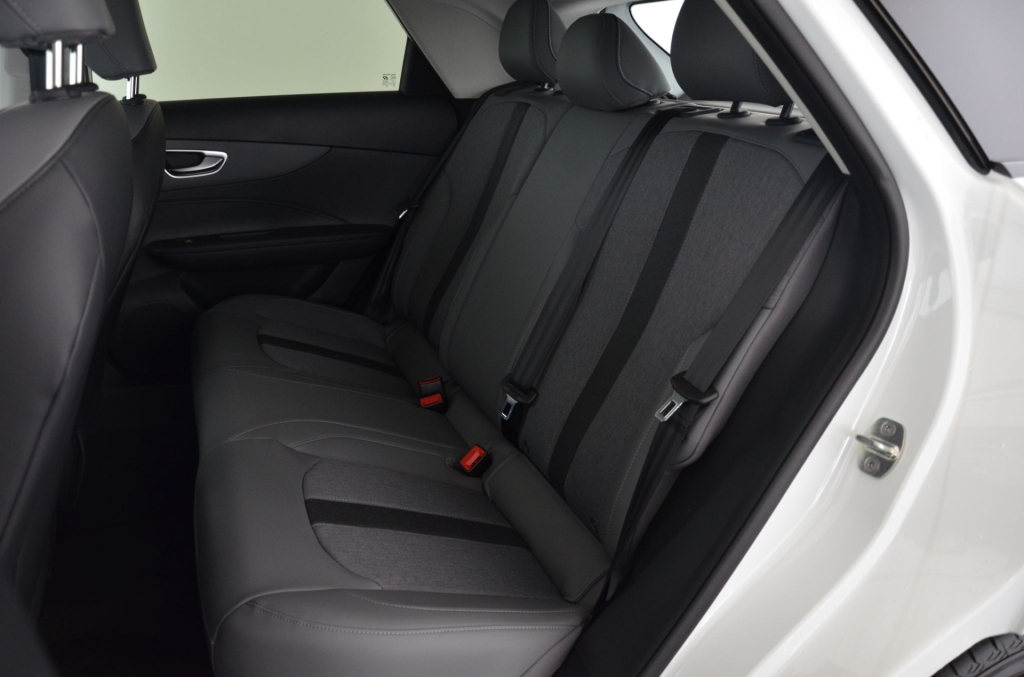 MG 4 EV 64kWh Premium Facelift-image-13