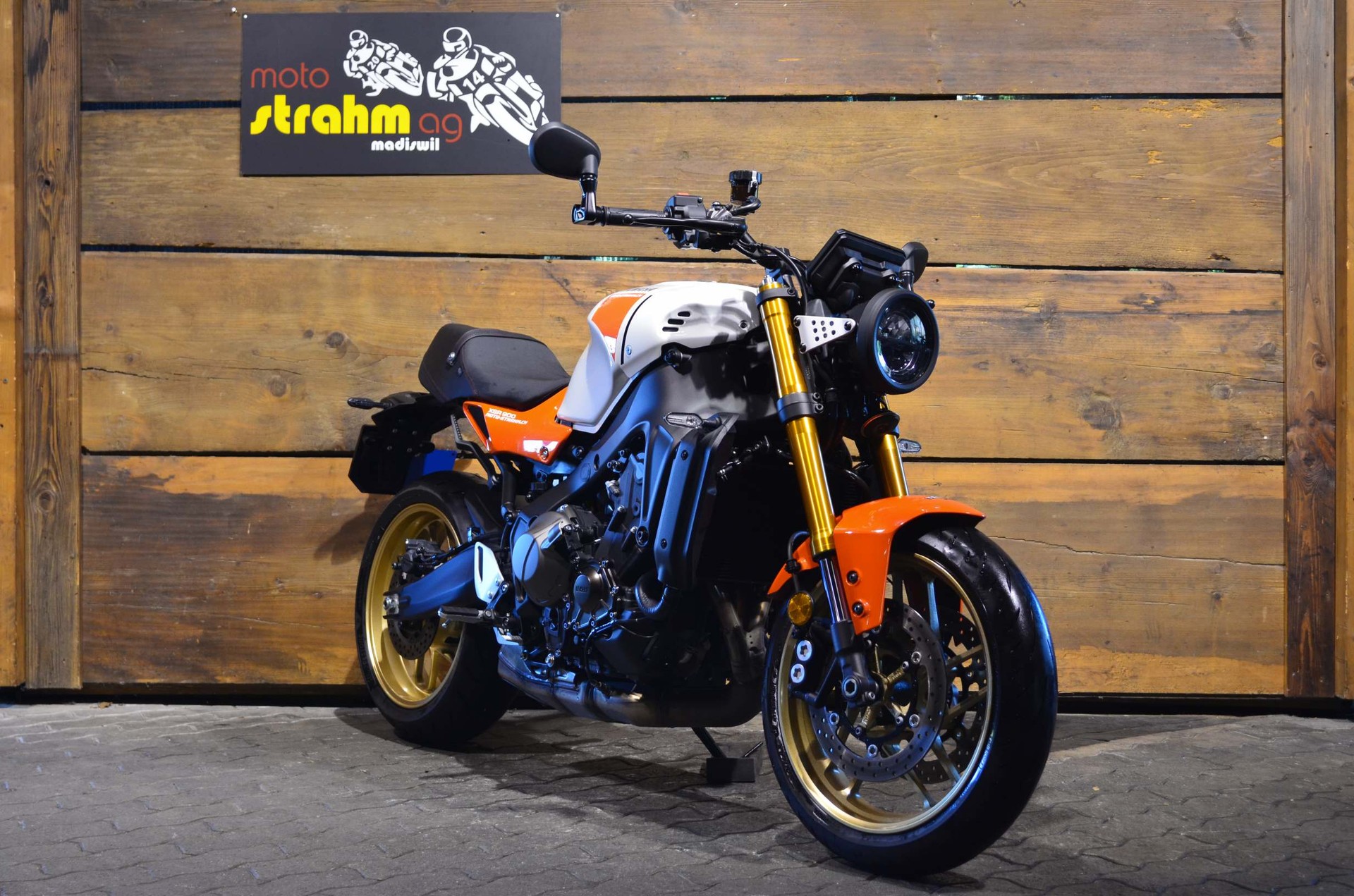 YAMAHA XSR 900 ABS-image-0