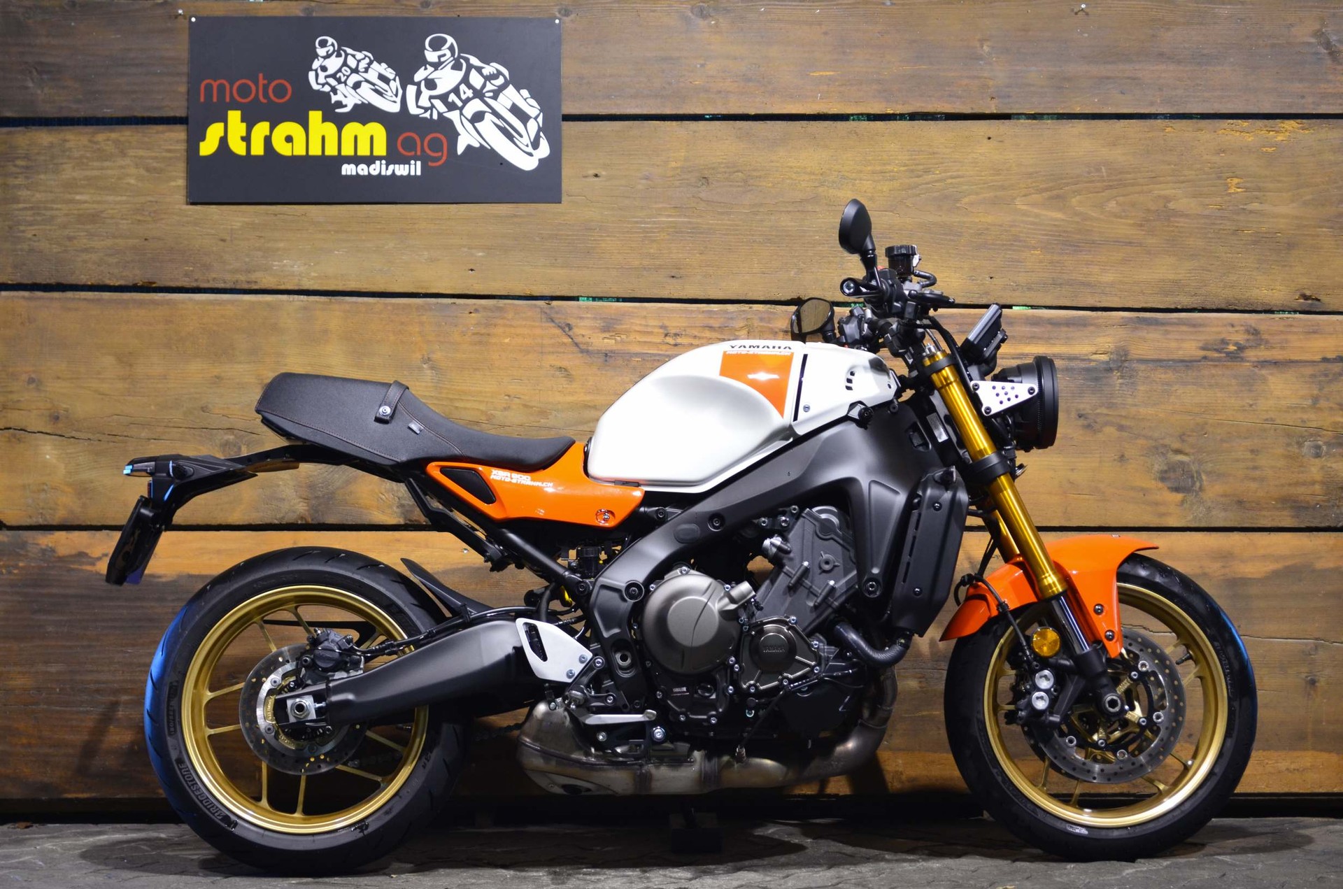 YAMAHA XSR 900 ABS-image-1