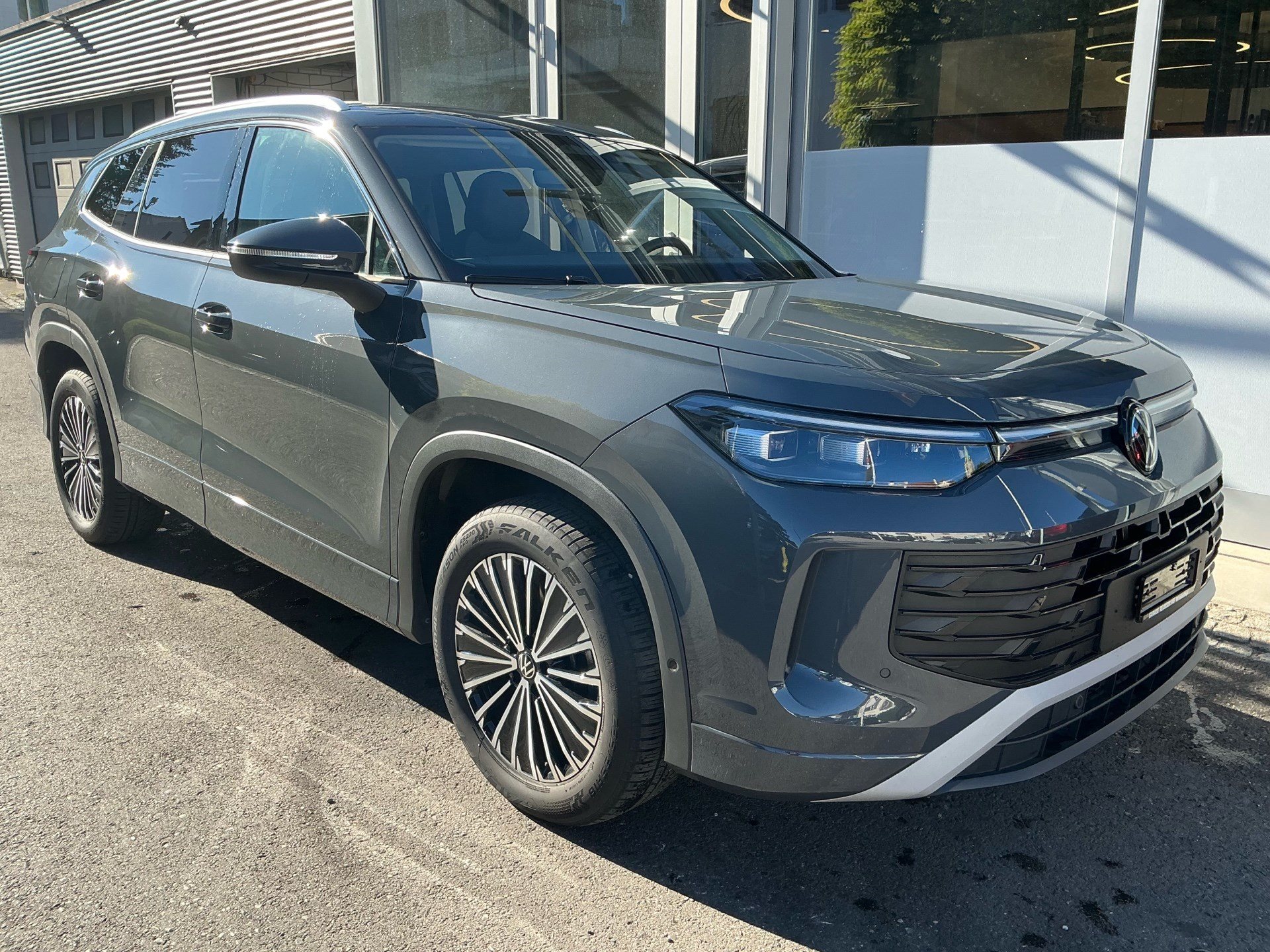 VW Tayron 2.0 TSI 204 PS 4MOTION LIFE *** ANHÄNGEKUPPLUNG & 7-SITZER ***-showroom-element-2