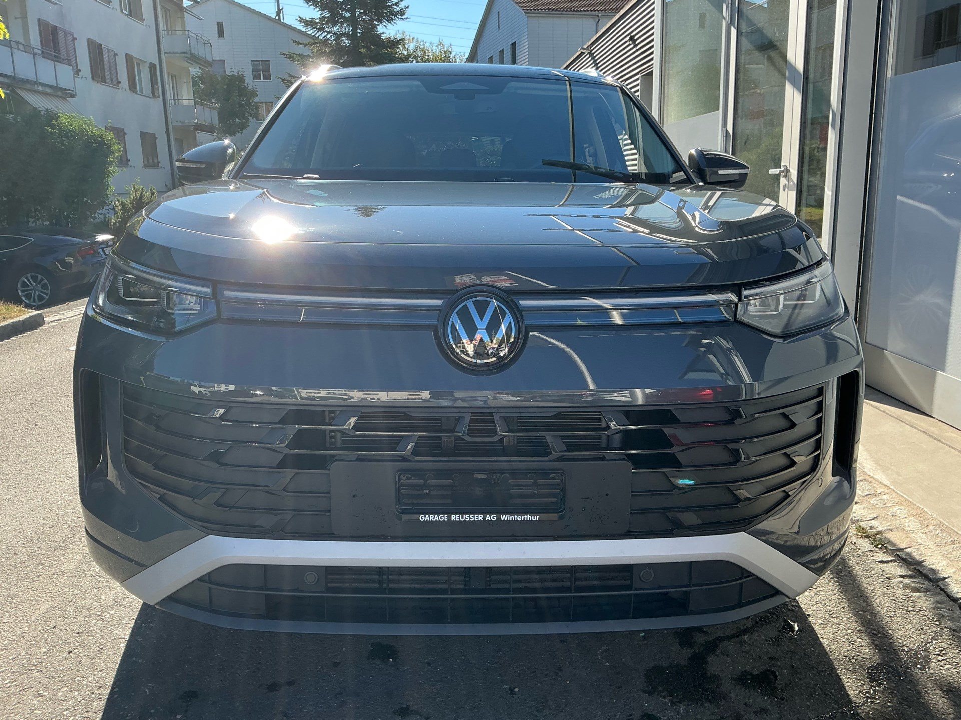 VW Tayron 2.0 TSI 204 PS 4MOTION LIFE *** ANHÄNGEKUPPLUNG & 7-SITZER ***-showroom-element-1
