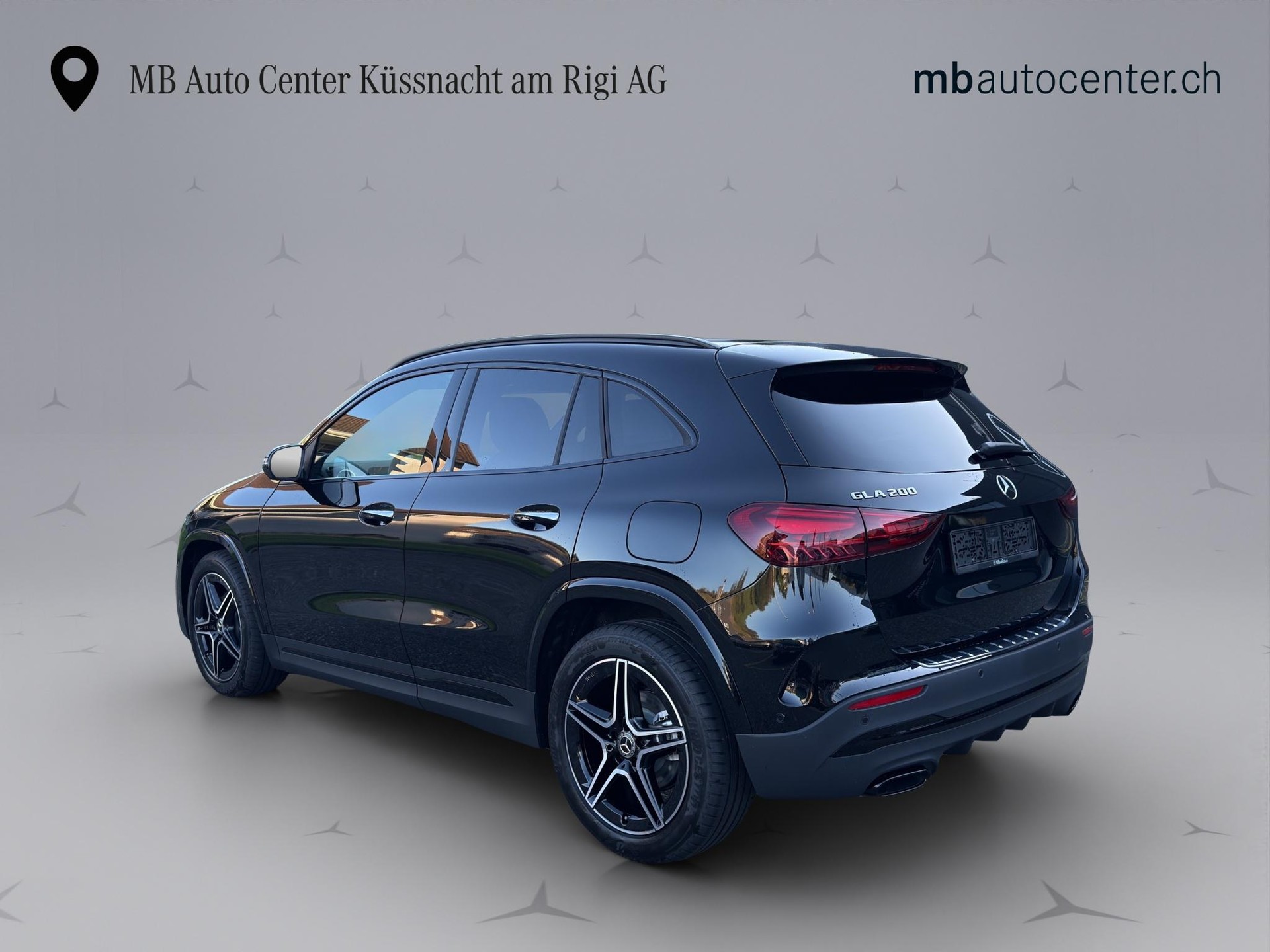 MERCEDES-BENZ 200 Night Star AMG Line-showroom-element-3