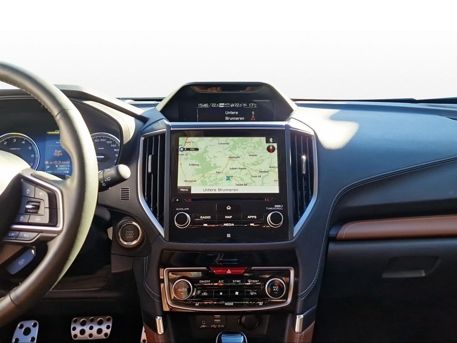 SUBARU Forester Station 2.0i e-Boxer Luxury-image-11