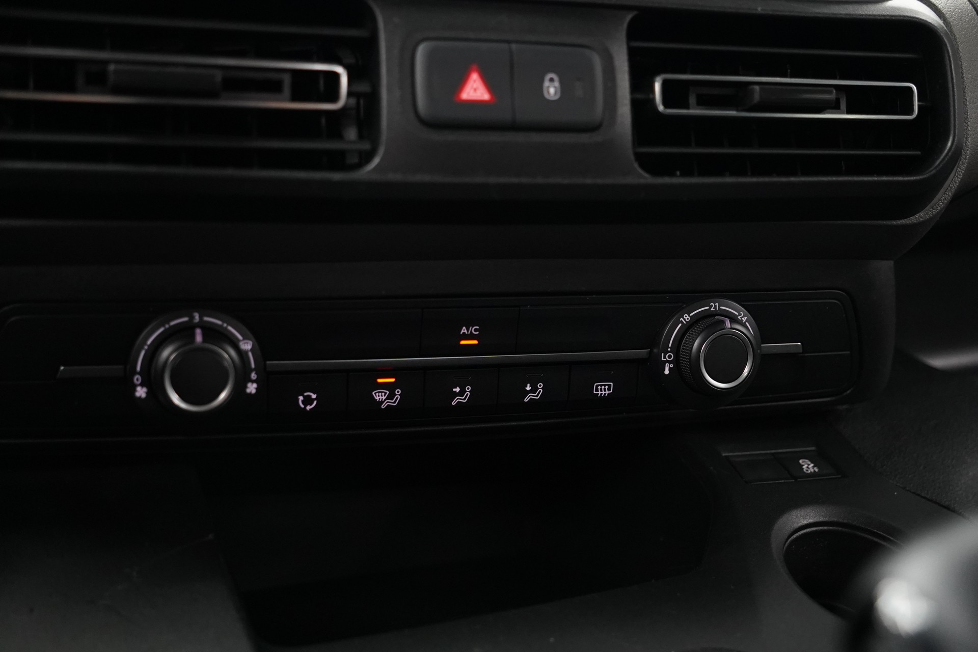 PEUGEOT Rifter 1.2 PureTech Active-image-26