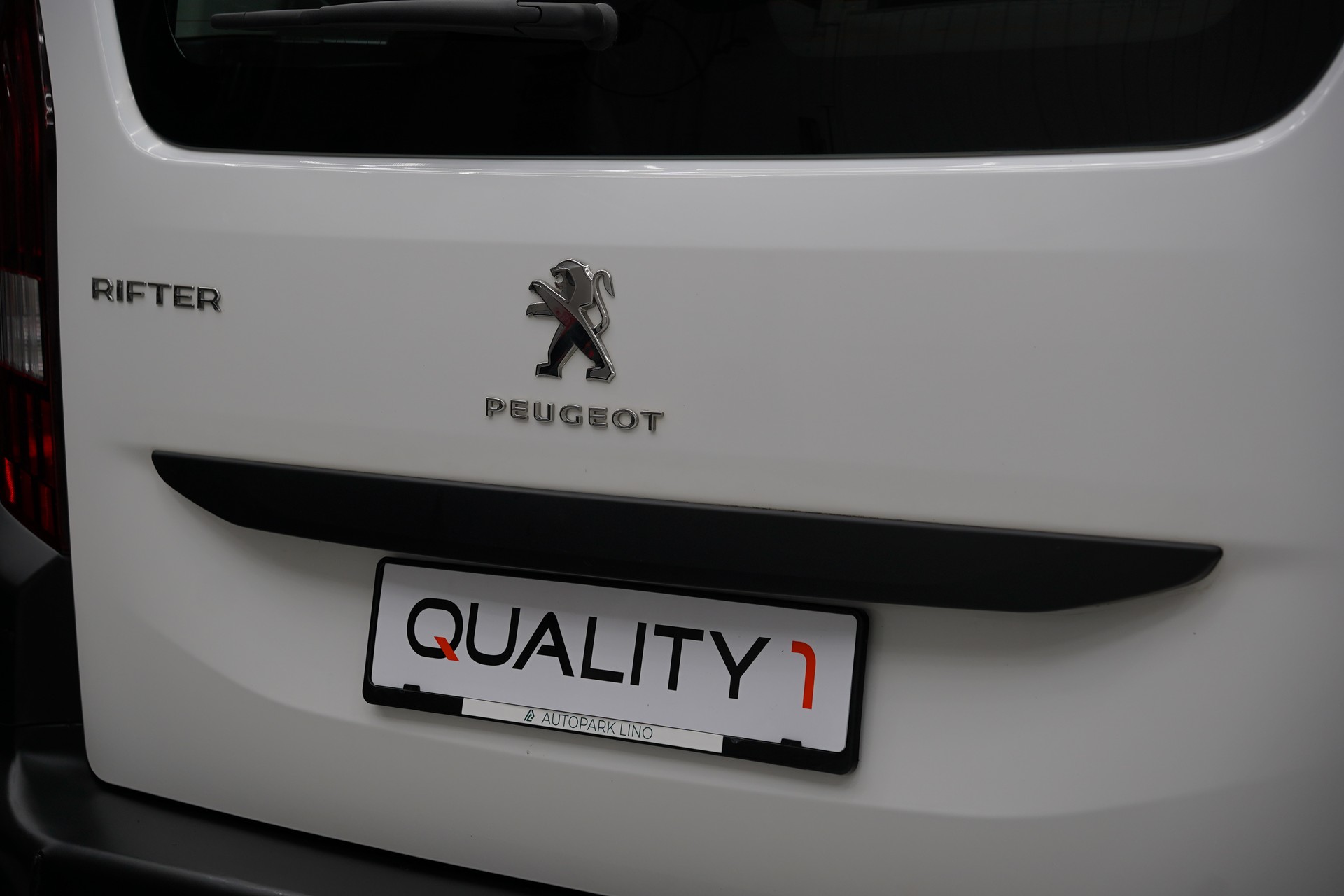 PEUGEOT Rifter 1.2 PureTech Active-image-11