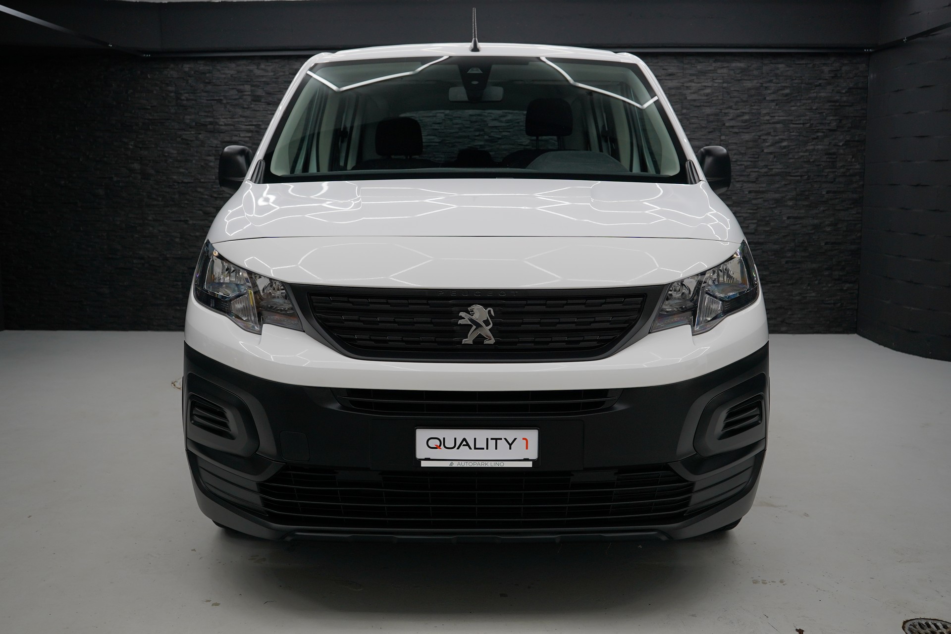 PEUGEOT Rifter 1.2 PureTech Active-showroom-element-1