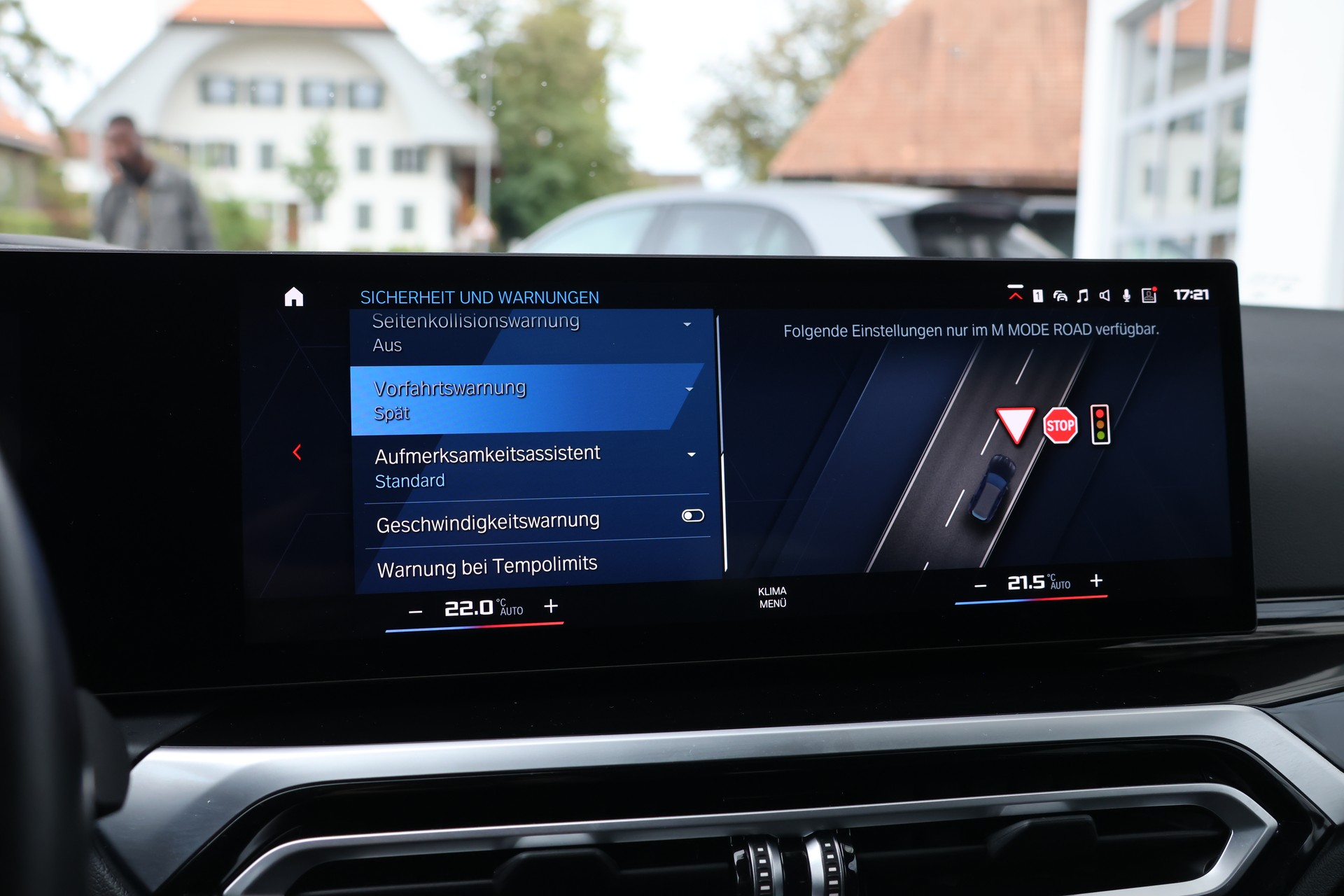 BMW M3 Touring xDrive Competition M-image-28