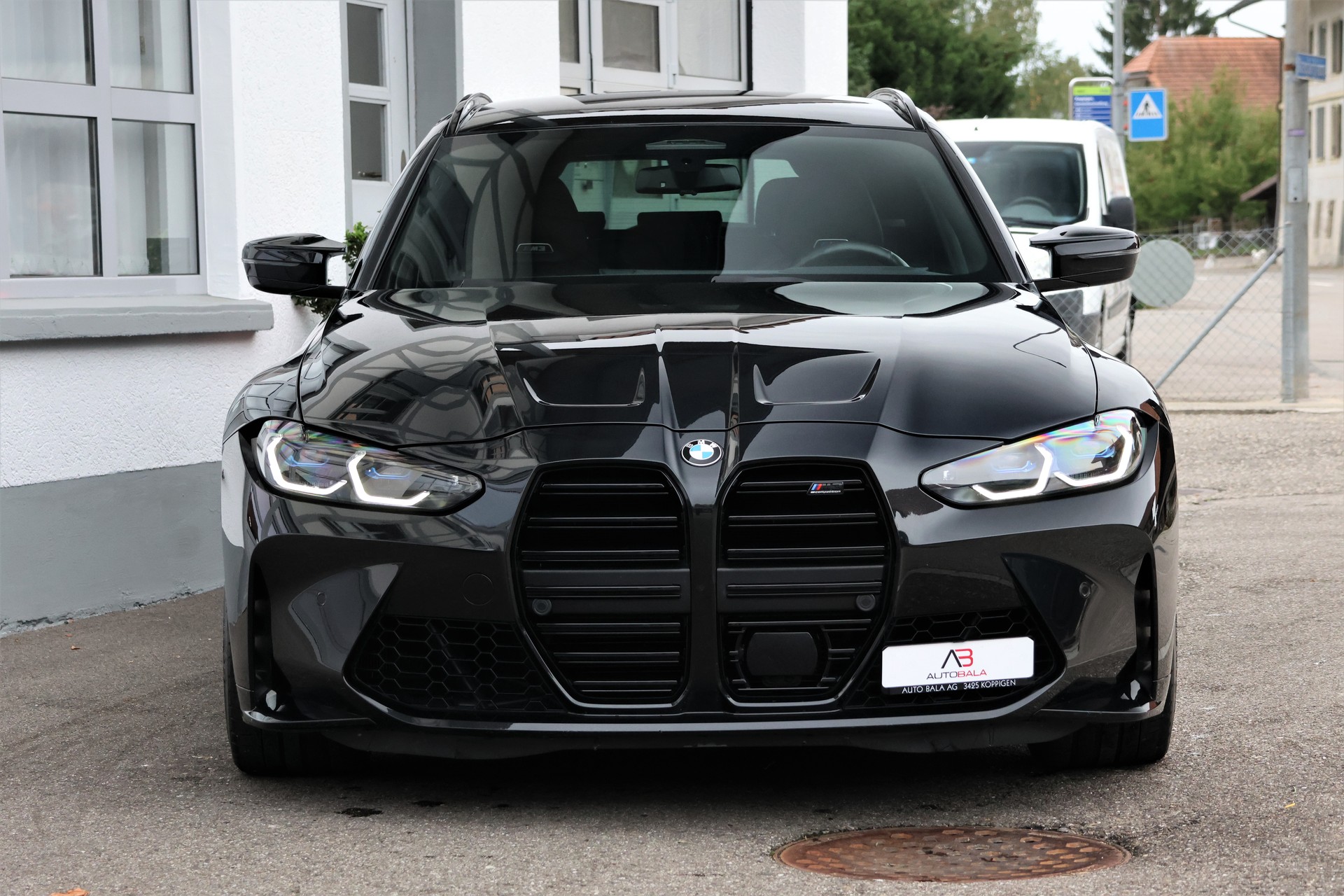 BMW M3 Touring xDrive Competition M-showroom-element-1