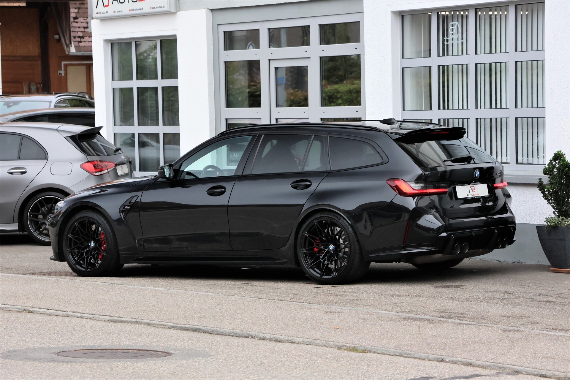 BMW M3 Touring xDrive Competition M-image-4