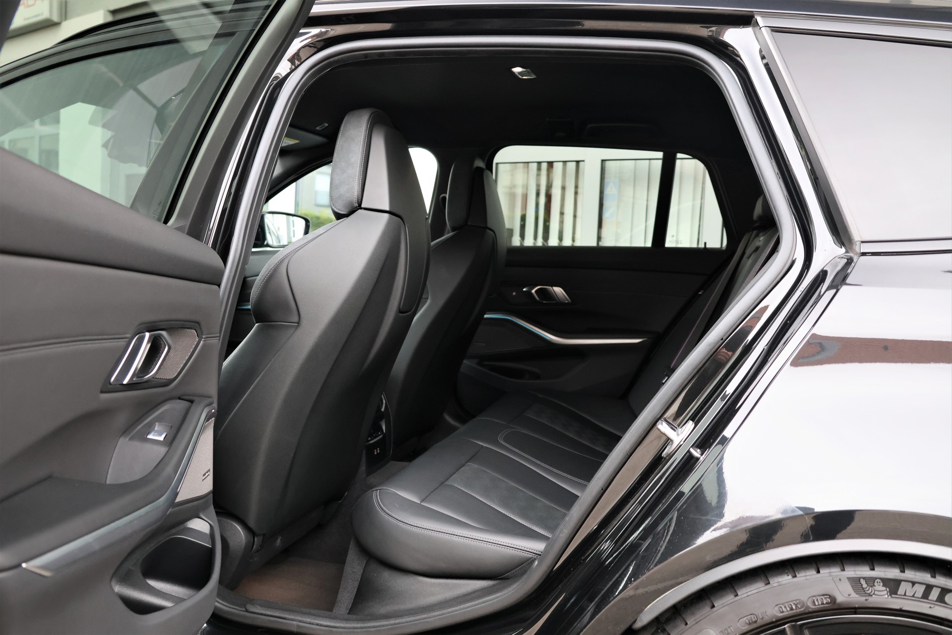 BMW M3 Touring xDrive Competition M-image-14