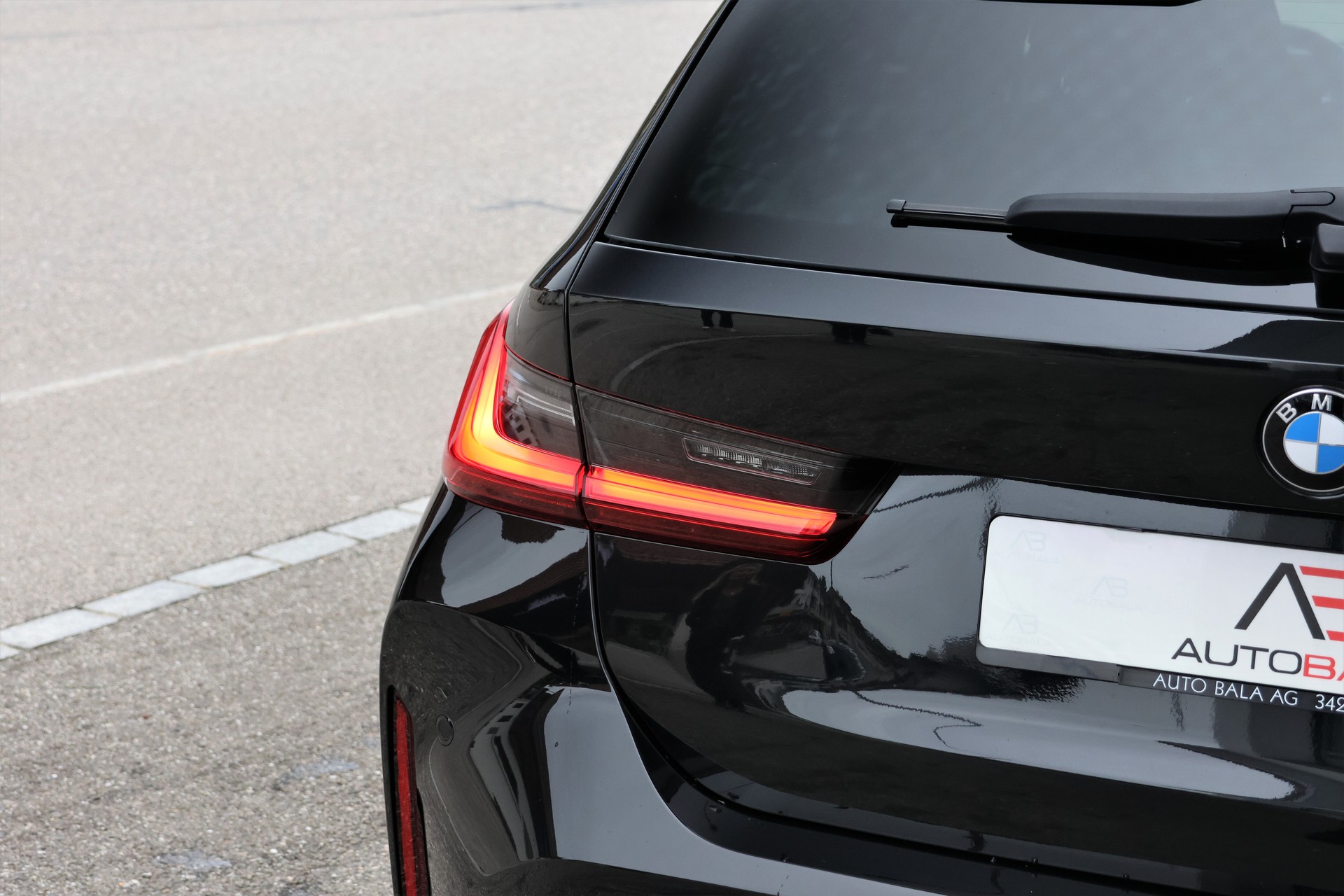 BMW M3 Touring xDrive Competition M-image-5