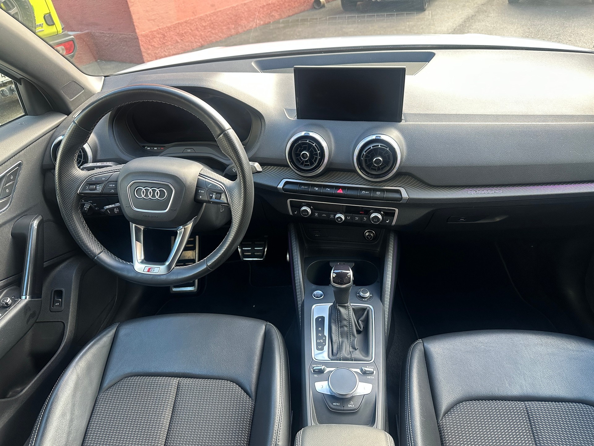 AUDI 2.0 40 TFSI Advanced Attraction quattro S-Tronic-image-4