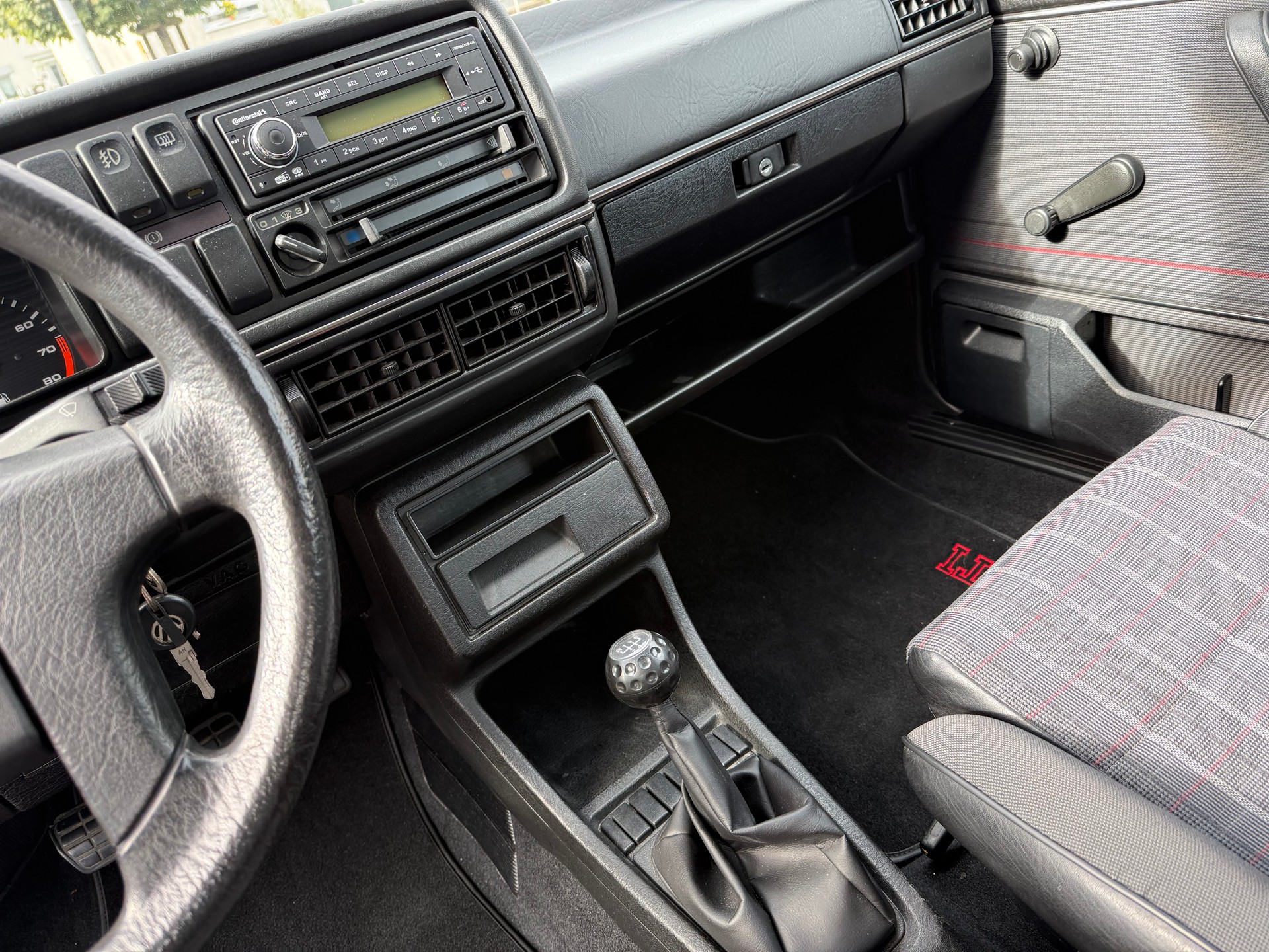 VW Golf GTI-image-8