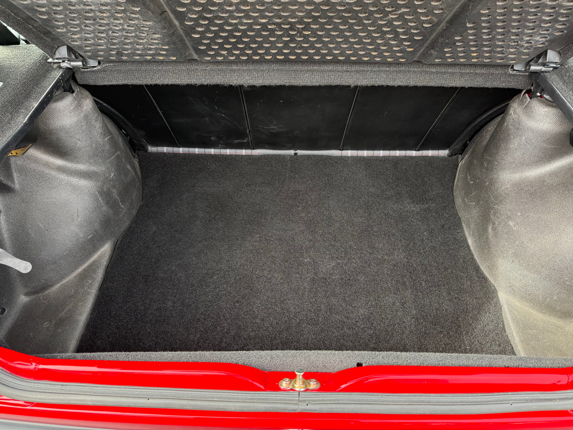 VW Golf GTI-image-9