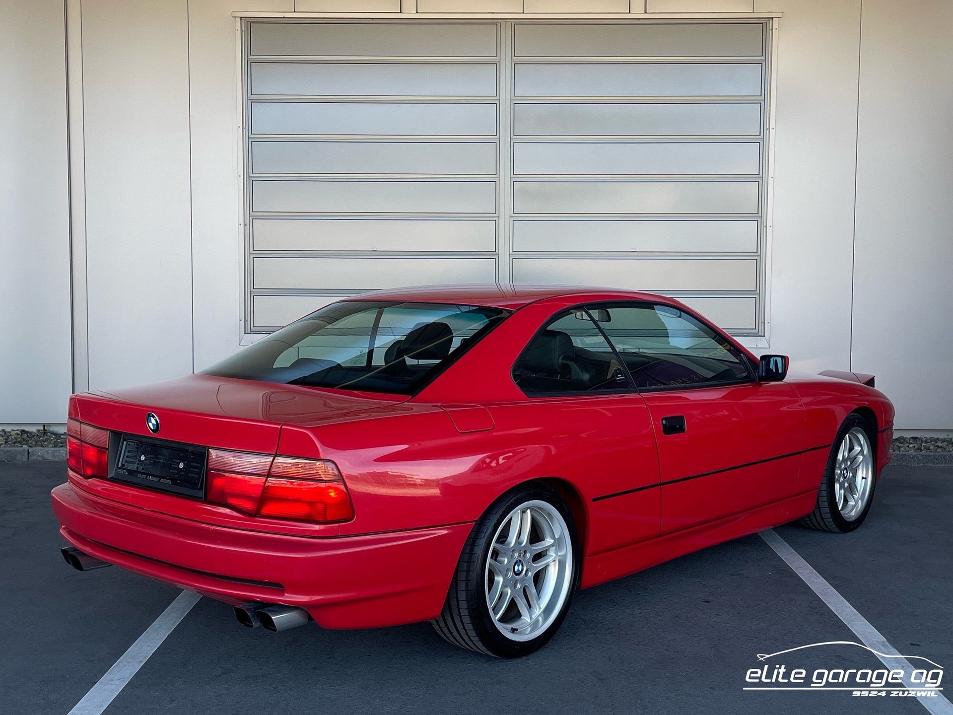 BMW 850i-image-4