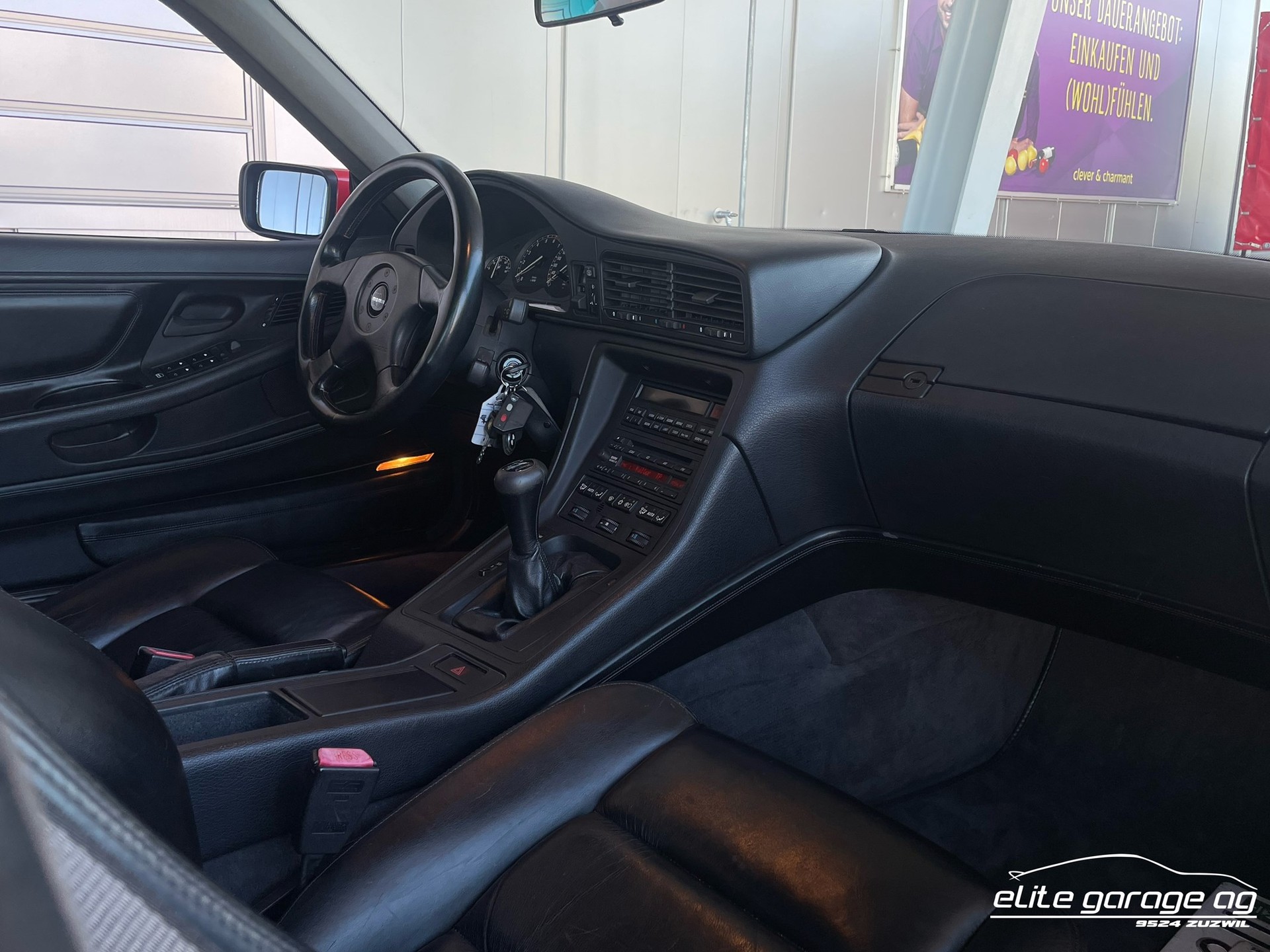 BMW 850i-image-12