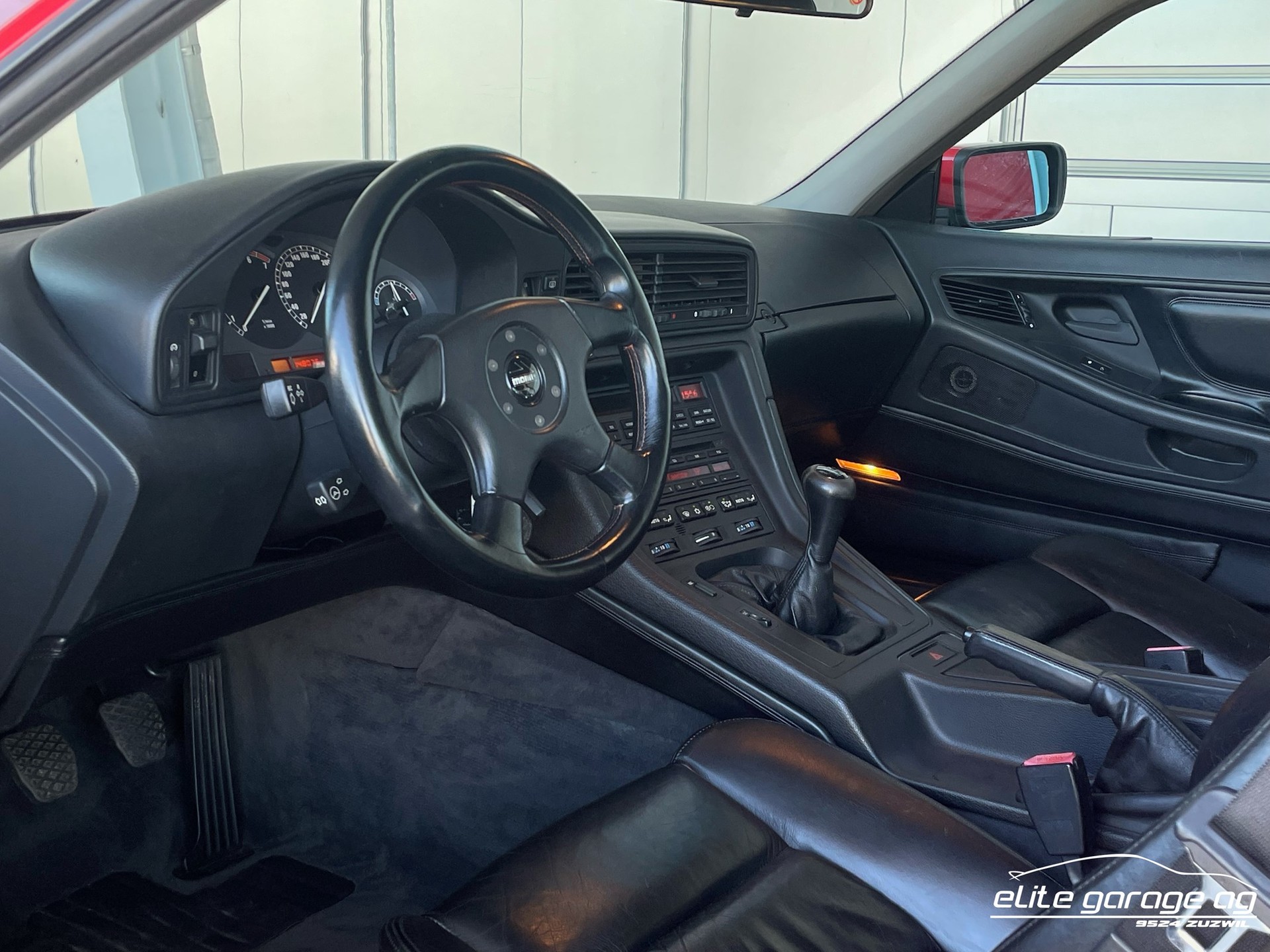 BMW 850i-image-10