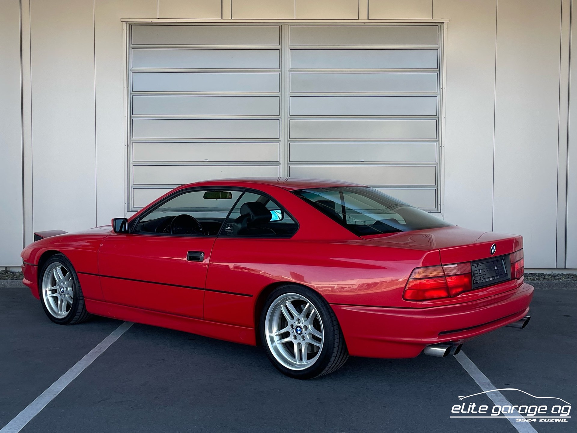 BMW 850i-image-2