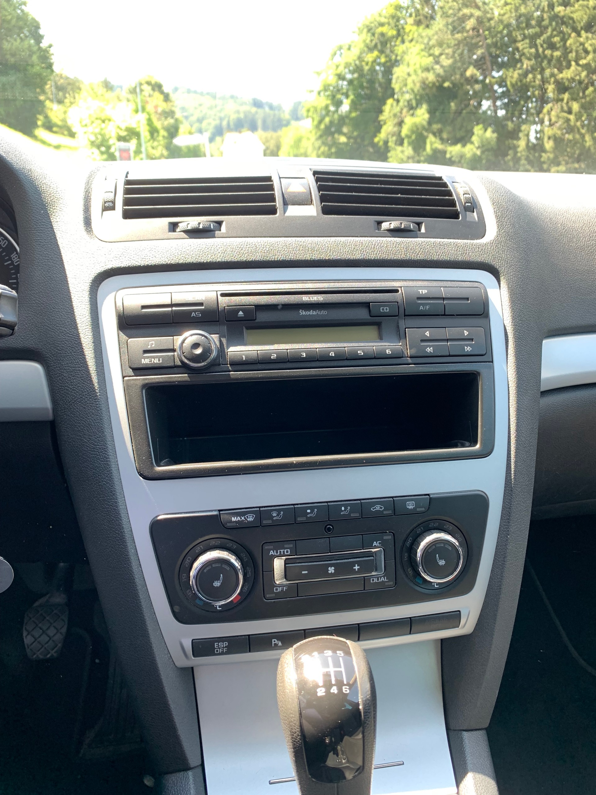 SKODA Octavia 1.8 TSI Elegance-image-11