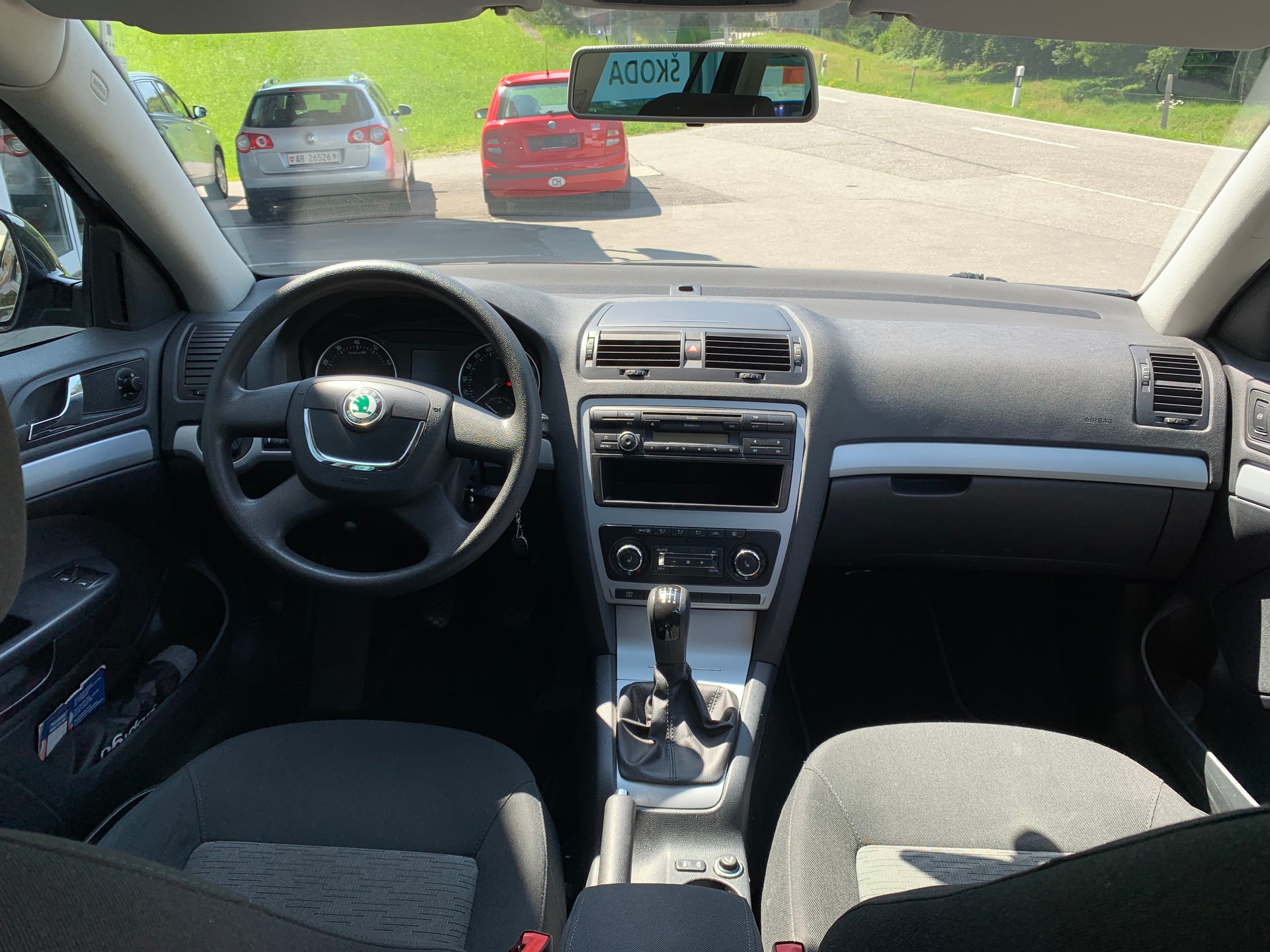 SKODA Octavia 1.8 TSI Elegance-image-13