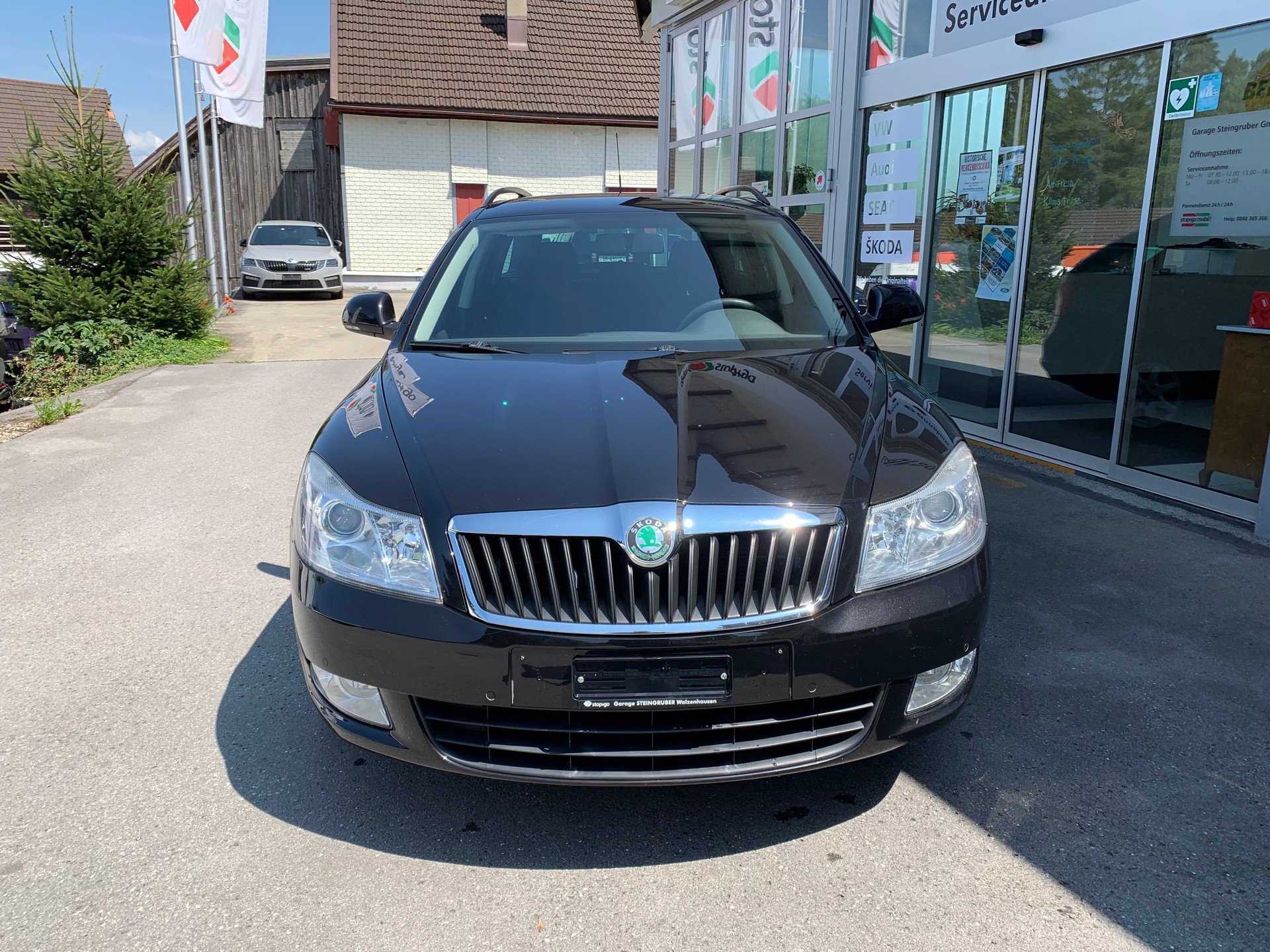 SKODA Octavia 1.8 TSI Elegance-showroom-element-1